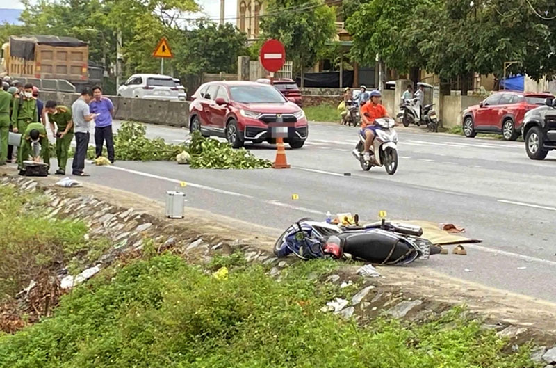 Hiện trường vụ tai nạn khiến hai người thương vong - Ảnh: Hoàng Phúc. Hiện trường vụ tai nạn khiến hai người thương vong - Ảnh: Hoàng Phúc.