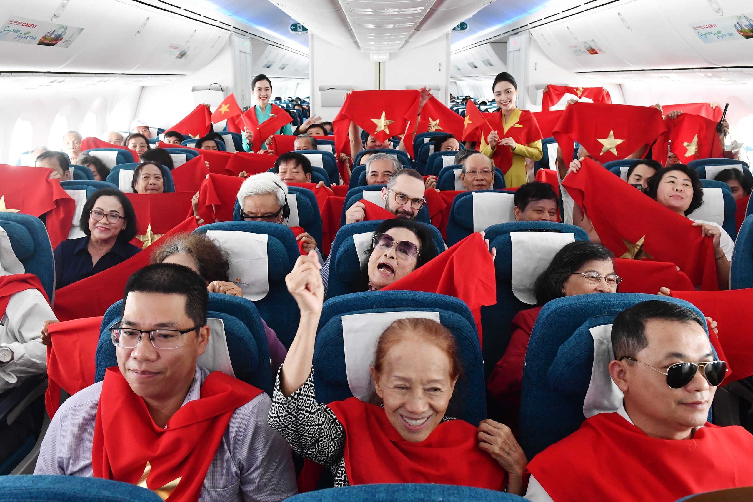 Chuyến bay &ldquo;Cất c&aacute;nh tự h&agrave;o Việt Nam&rdquo; kỷ niệm 80 năm Quốc kh&aacute;nh 2/9- Ảnh 7.