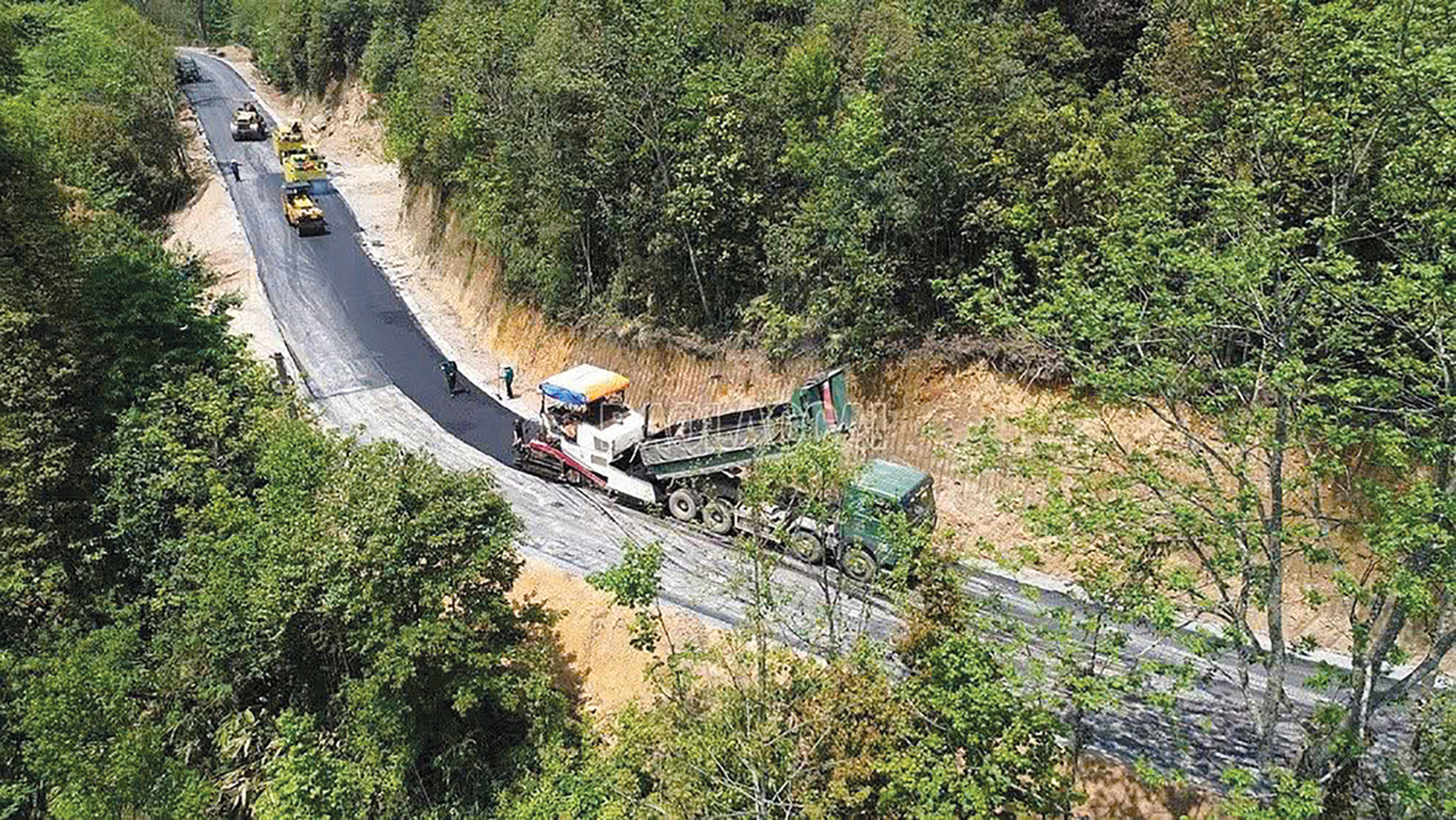 Đường l&ecirc;n T&acirc;y Bắc kh&ocirc;ng c&ograve;n xa x&ocirc;i- Ảnh 2.