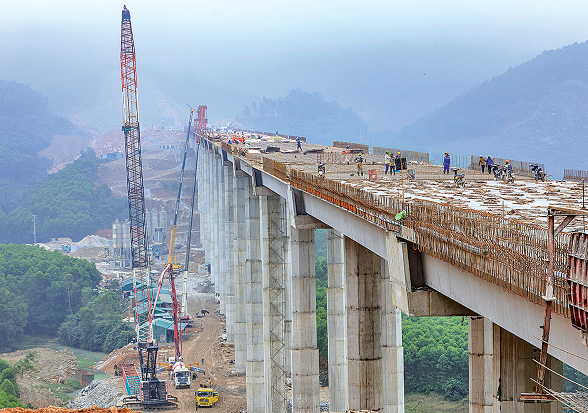 &ldquo;Qua s&ocirc;ng bắc cầu, qua n&uacute;i kho&eacute;t n&uacute;i&rdquo; x&acirc;y cầu, hầm ngh&igrave;n tỷ- Ảnh 4.