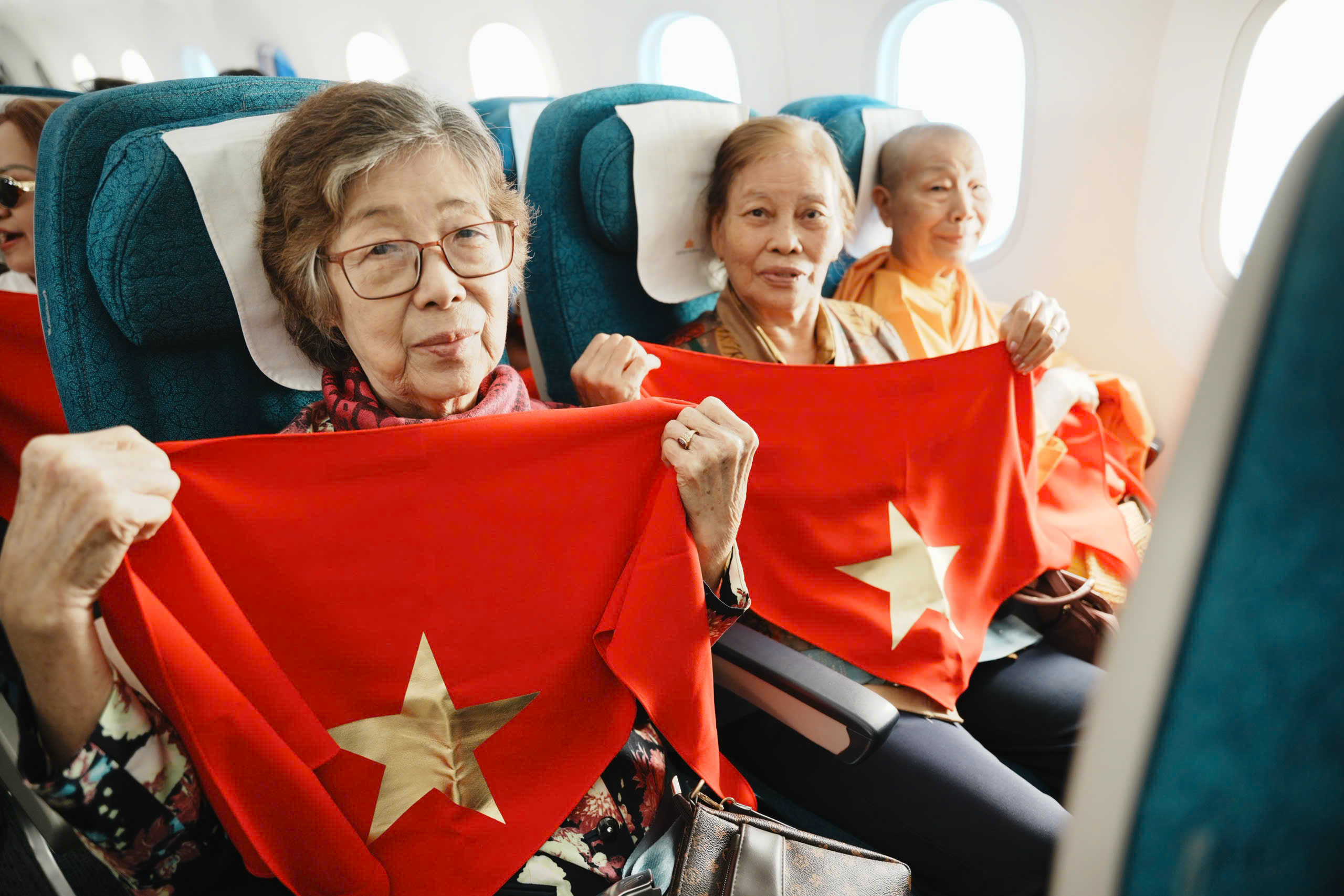 Chuyến bay &ldquo;Cất c&aacute;nh tự h&agrave;o Việt Nam&rdquo; kỷ niệm 80 năm Quốc kh&aacute;nh 2/9- Ảnh 8.