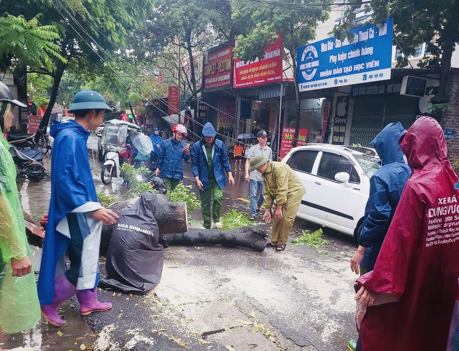 H&agrave; Nội: V&ugrave;ng ven đ&ocirc; nước ngập trắng trời, ch&iacute;nh quyền chủ động hỗ trợ người d&acirc;n- Ảnh 13.