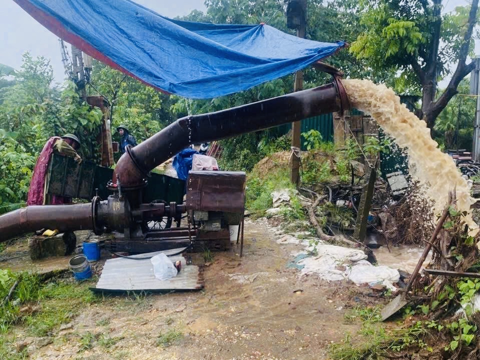 H&agrave; Nội: V&ugrave;ng ven đ&ocirc; nước ngập trắng trời, ch&iacute;nh quyền chủ động hỗ trợ người d&acirc;n- Ảnh 3.