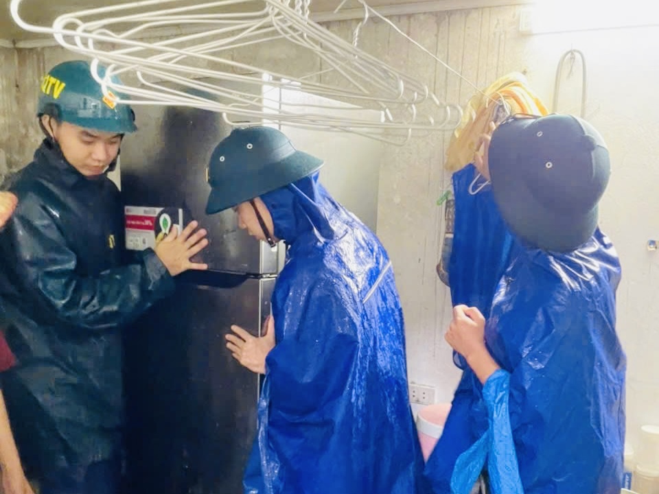 H&agrave; Nội: V&ugrave;ng ven đ&ocirc; nước ngập trắng trời, ch&iacute;nh quyền chủ động hỗ trợ người d&acirc;n- Ảnh 20.