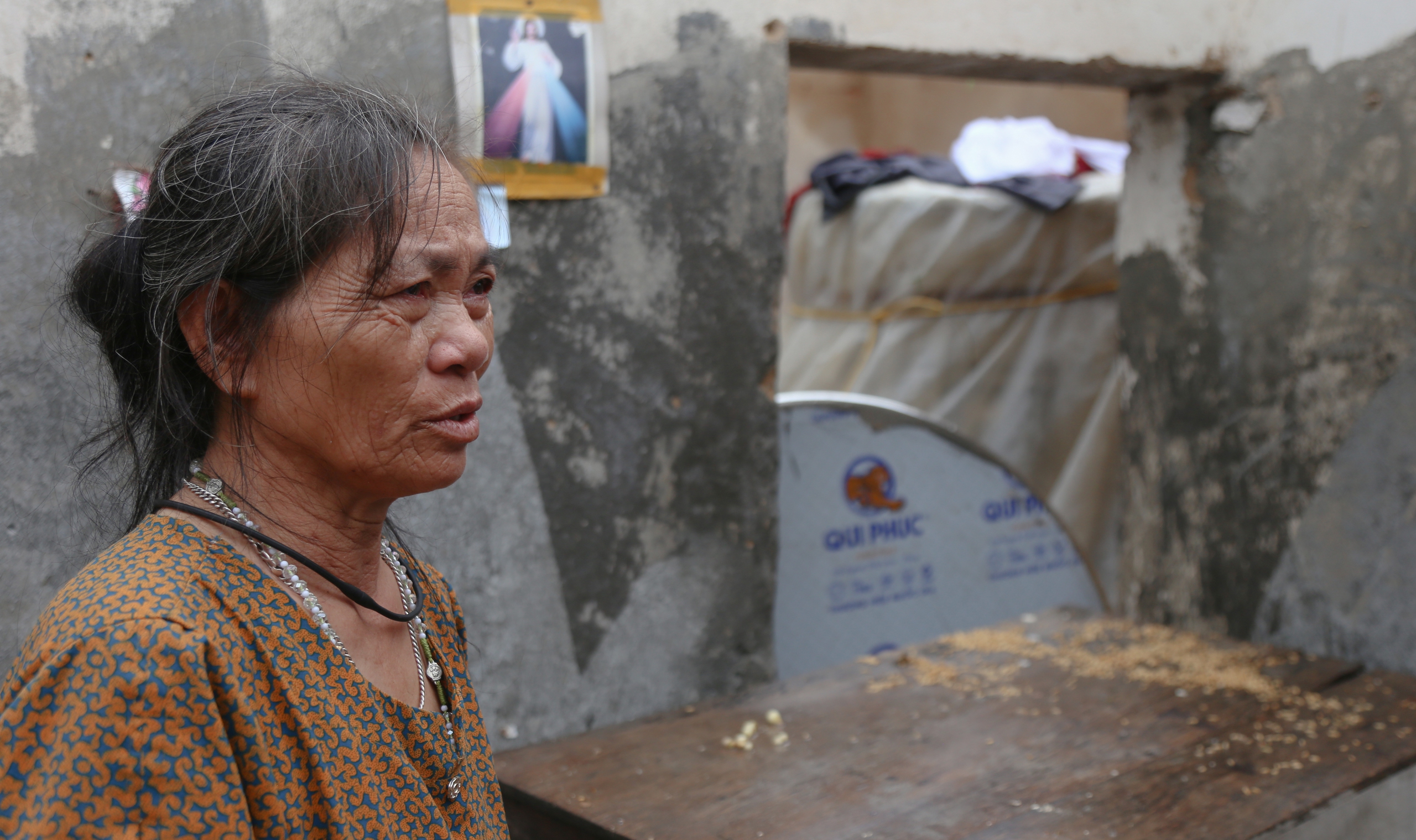 Nhiều người chết lặng khi từ nơi sơ tán tránh bão số 5 trở về nhà- Ảnh 2. Nhiều người chết lặng khi từ nơi sơ tán tránh bão số 5 trở về nhà- Ảnh 2.