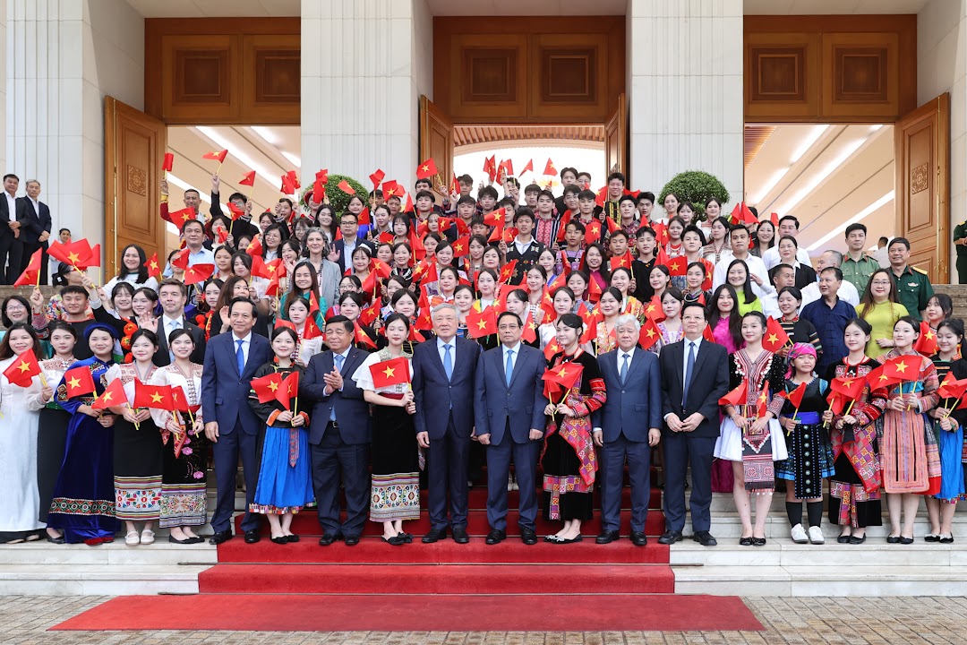 Thủ tướng: Thần tốc x&oacute;a hơn 330.000 nh&agrave; tạm, dột n&aacute;t l&agrave; một kỳ t&iacute;ch- Ảnh 3.