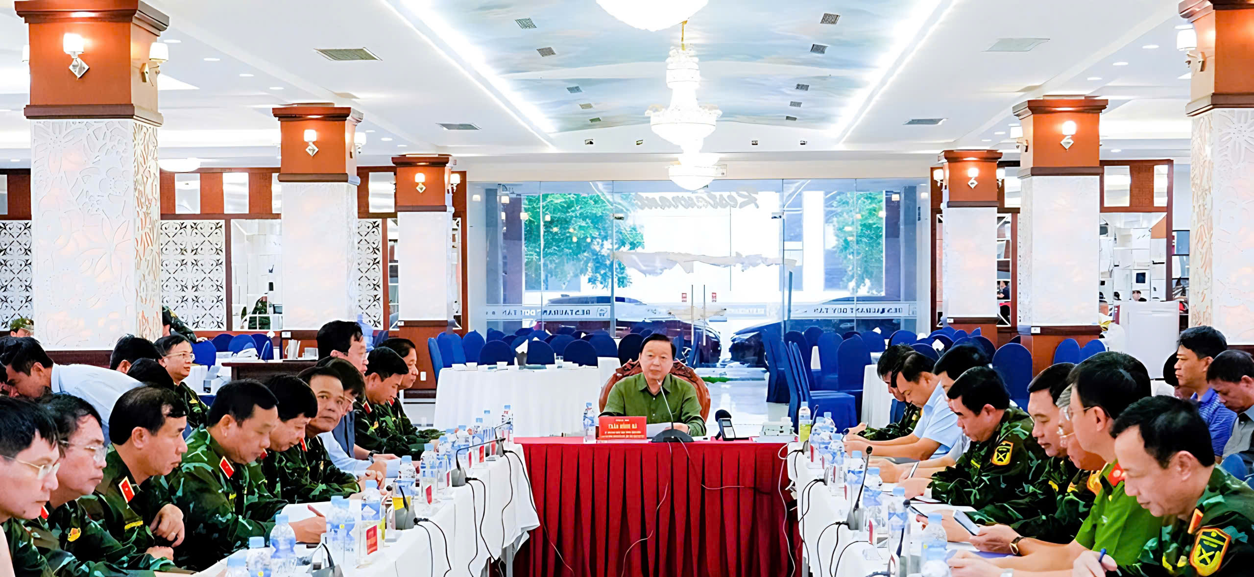 Ph&oacute; Thủ tướng Trần Hồng H&agrave;: Duy tr&igrave; lực lượng to&agrave;n hệ thống khắc phục hậu quả mưa b&atilde;o- Ảnh 3.