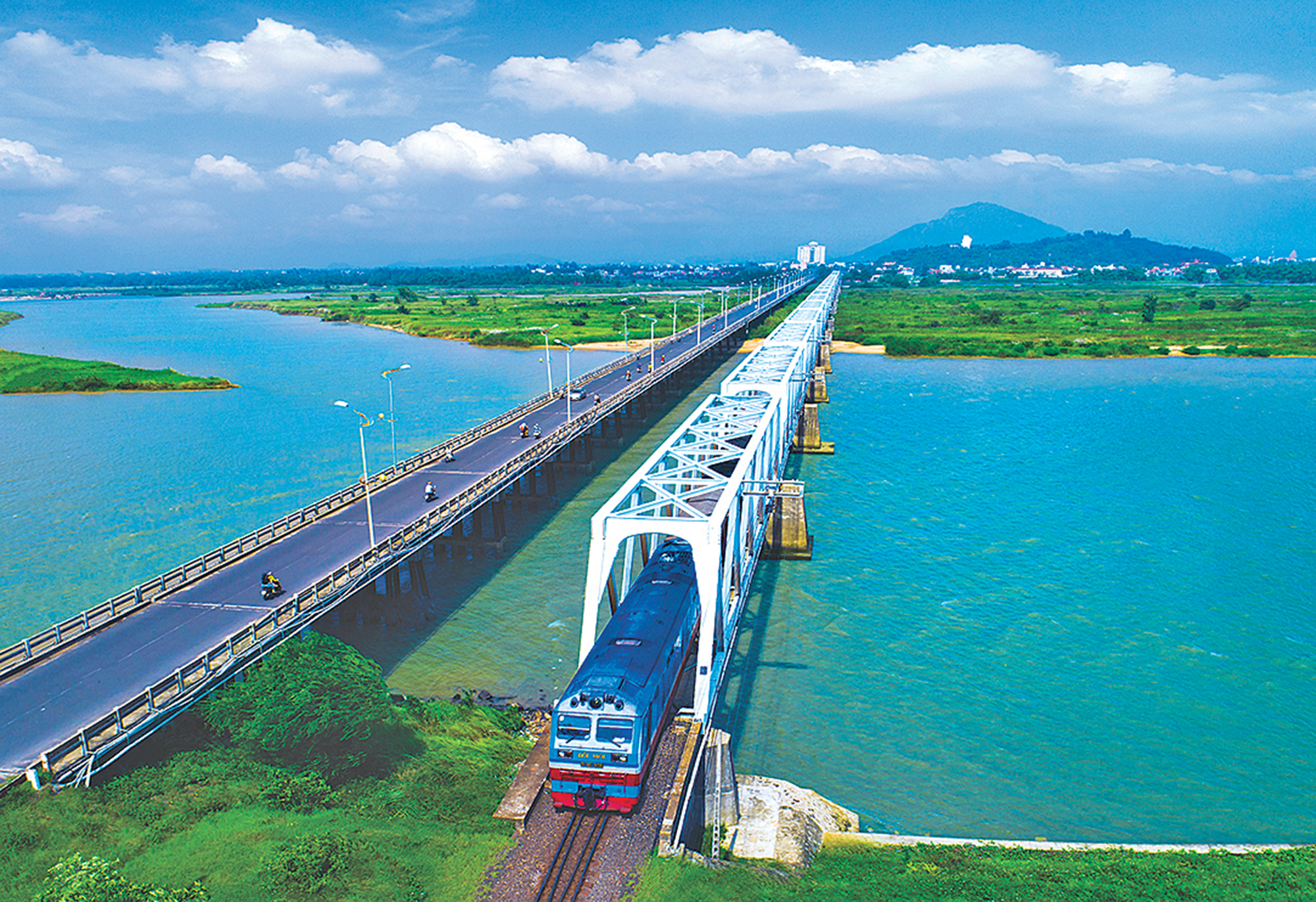 &ldquo;Chạy t&agrave;u kh&ocirc;ng ga&rdquo; v&agrave; dấu son 48 giờ xuy&ecirc;n Việt- Ảnh 2.