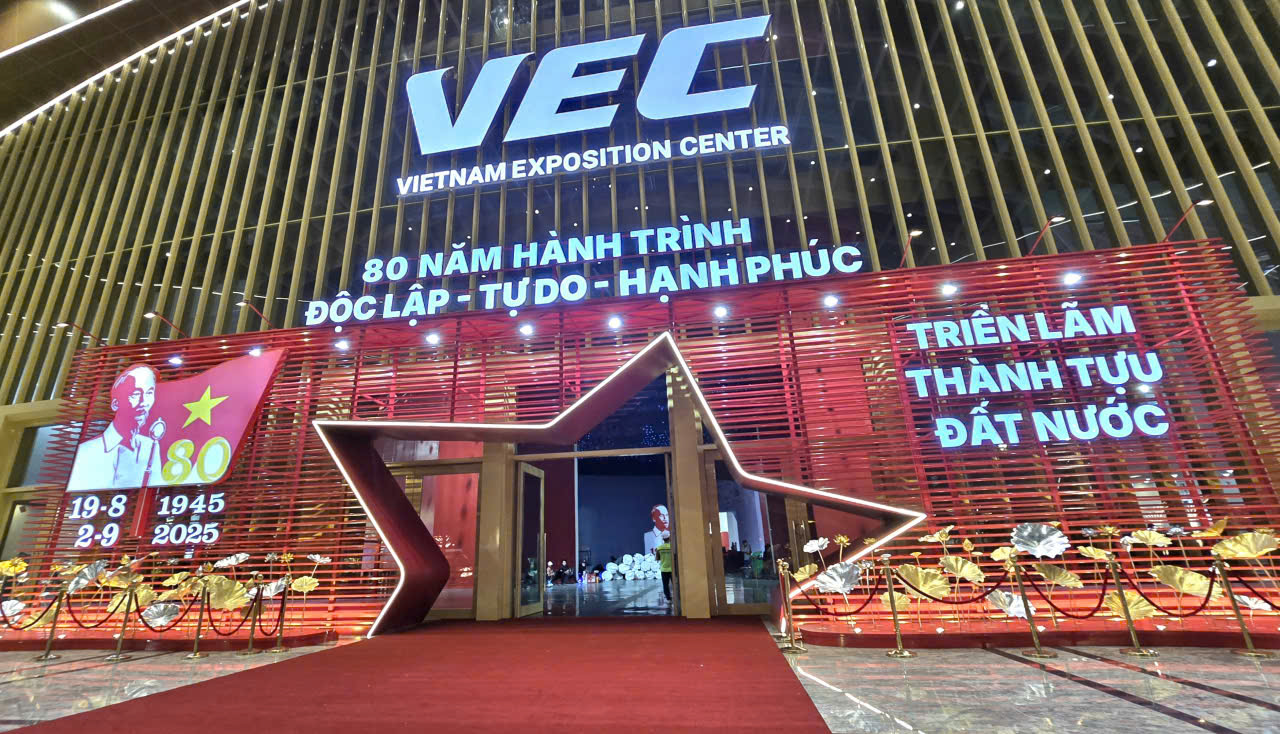 Tự h&agrave;o được g&oacute;p sức cho triển l&atilde;m trưng b&agrave;y th&agrave;nh tựu 80 năm của ng&agrave;nh X&acirc;y dựng- Ảnh 17.