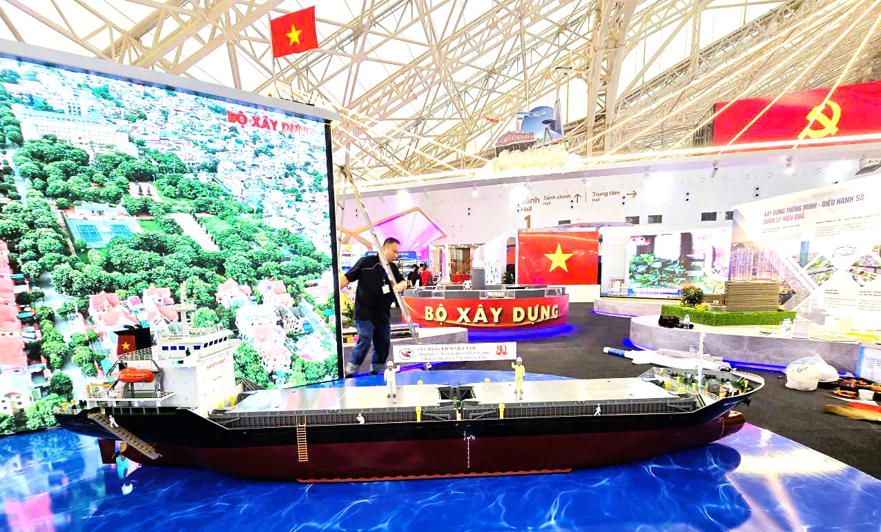 Tự h&agrave;o được g&oacute;p sức cho triển l&atilde;m trưng b&agrave;y th&agrave;nh tựu 80 năm của ng&agrave;nh X&acirc;y dựng- Ảnh 9.