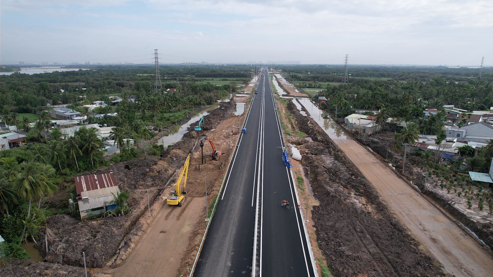 Đồng Nai siết tiến độ cao tốc v&agrave; V&agrave;nh đai 3, sẽ cấm đấu thầu mới với nh&agrave; thầu chậm tiến độ- Ảnh 1.