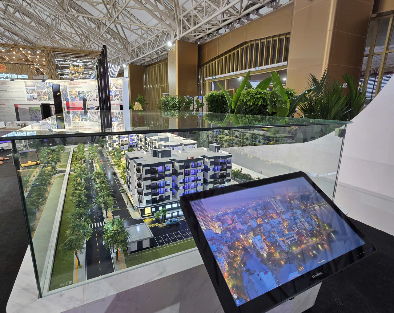 Ấn tượng kh&ocirc;ng gian trưng b&agrave;y th&agrave;nh tựu 80 năm ng&agrave;nh X&acirc;y dựng- Ảnh 7.