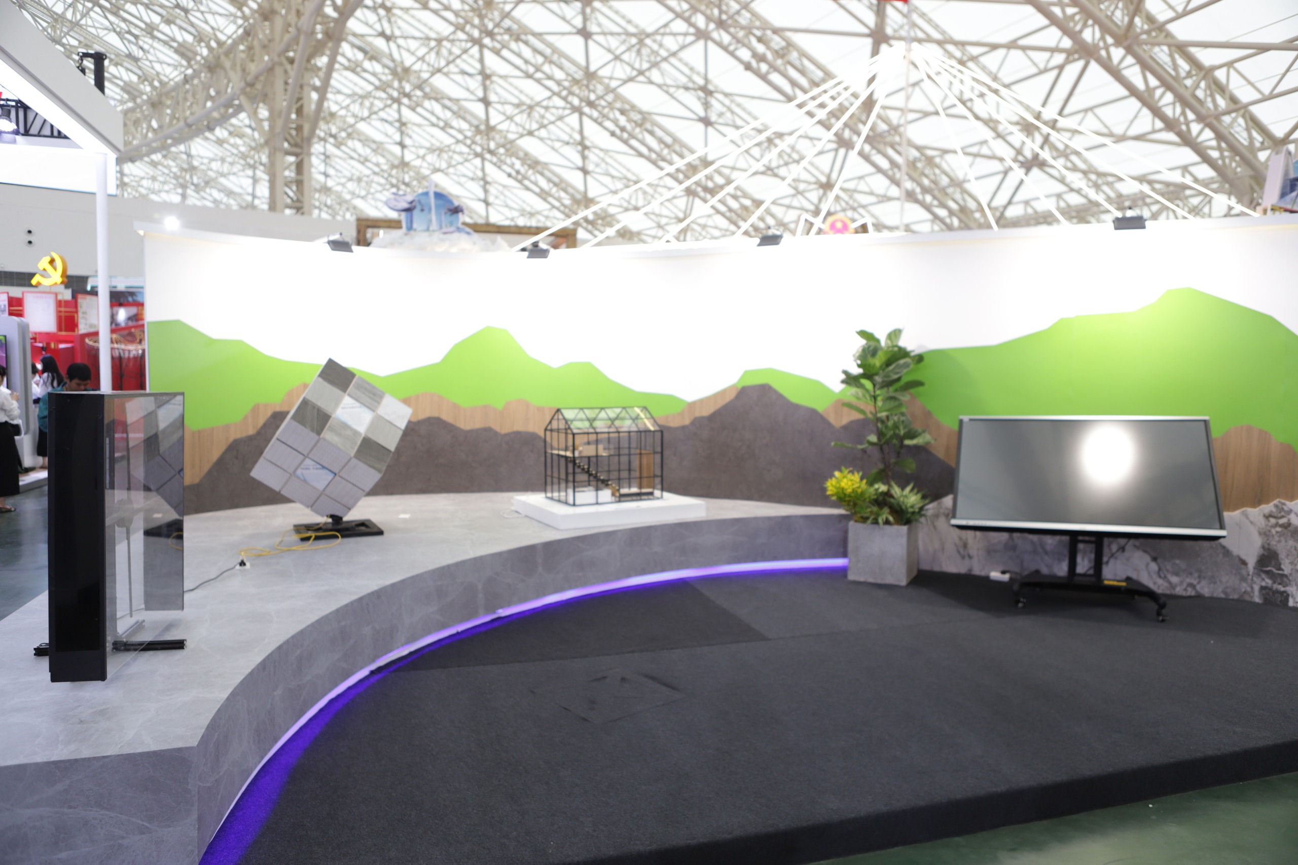 Ấn tượng kh&ocirc;ng gian trưng b&agrave;y th&agrave;nh tựu 80 năm ng&agrave;nh X&acirc;y dựng- Ảnh 17.