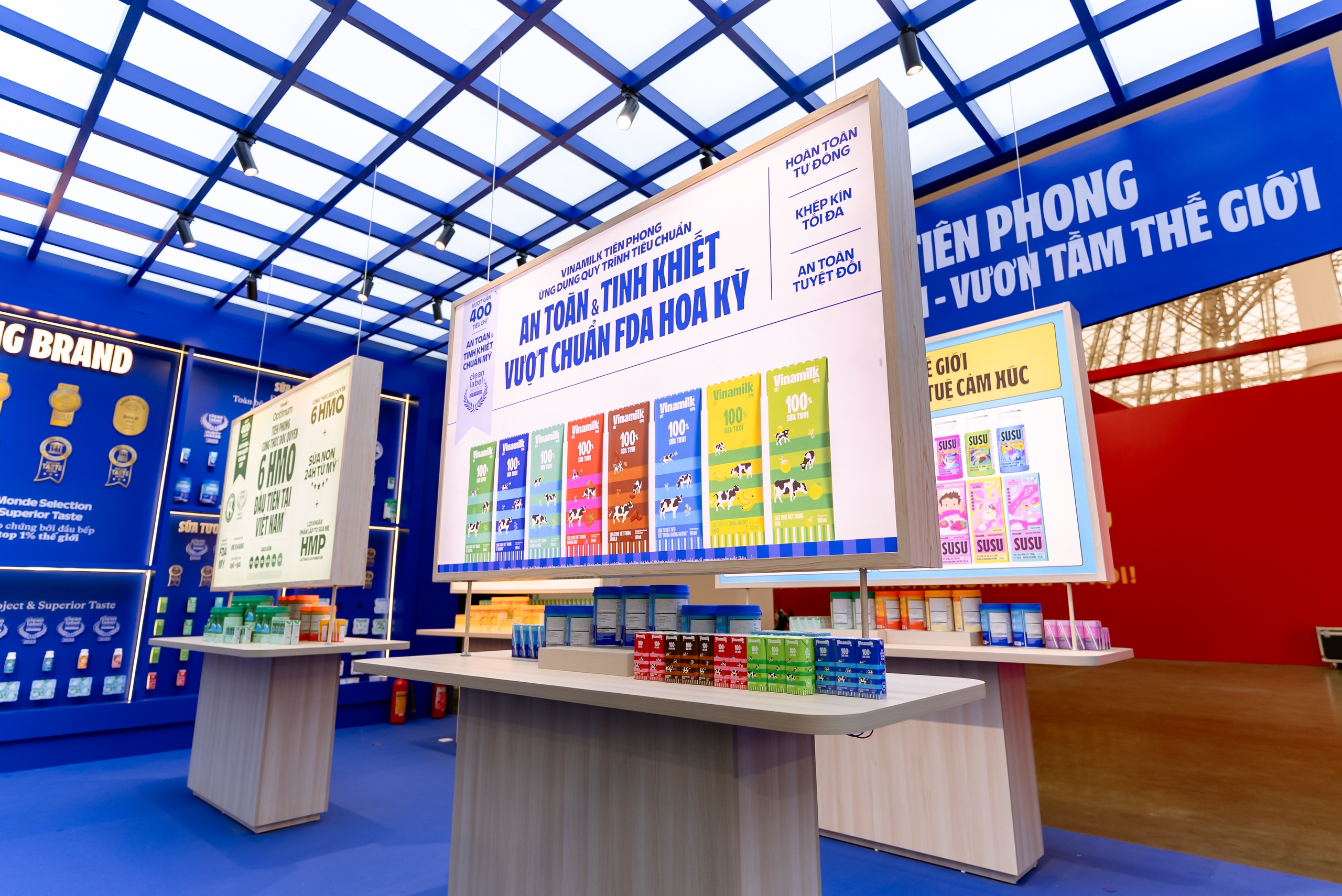 Lần đầu ti&ecirc;n, Vinamilk mang đến c&ocirc;ng ch&uacute;ng c&aacute;i nh&igrave;n tổng thể về c&aacute;c c&ocirc;ng nghệ, ti&ecirc;u chuẩn dẫn đầu thị trường (Ảnh: Duy Cường)