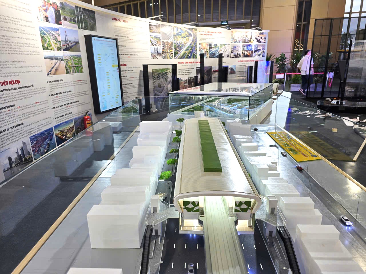 Ấn tượng kh&ocirc;ng gian trưng b&agrave;y th&agrave;nh tựu 80 năm ng&agrave;nh X&acirc;y dựng- Ảnh 4.