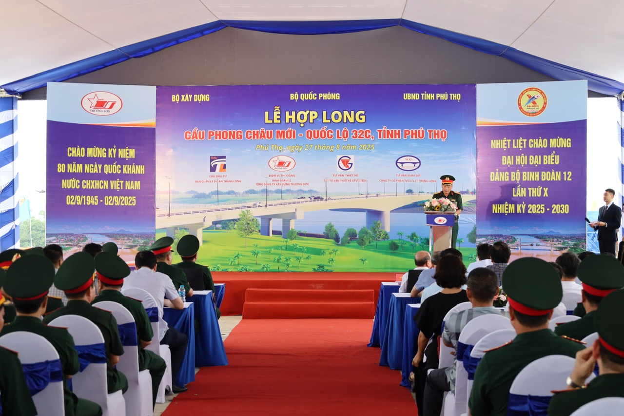 Hợp long cầu Phong Ch&acirc;u ở Ph&uacute; Thọ, nỗ lực th&ocirc;ng xe v&agrave;o đầu th&aacute;ng 10- Ảnh 1.