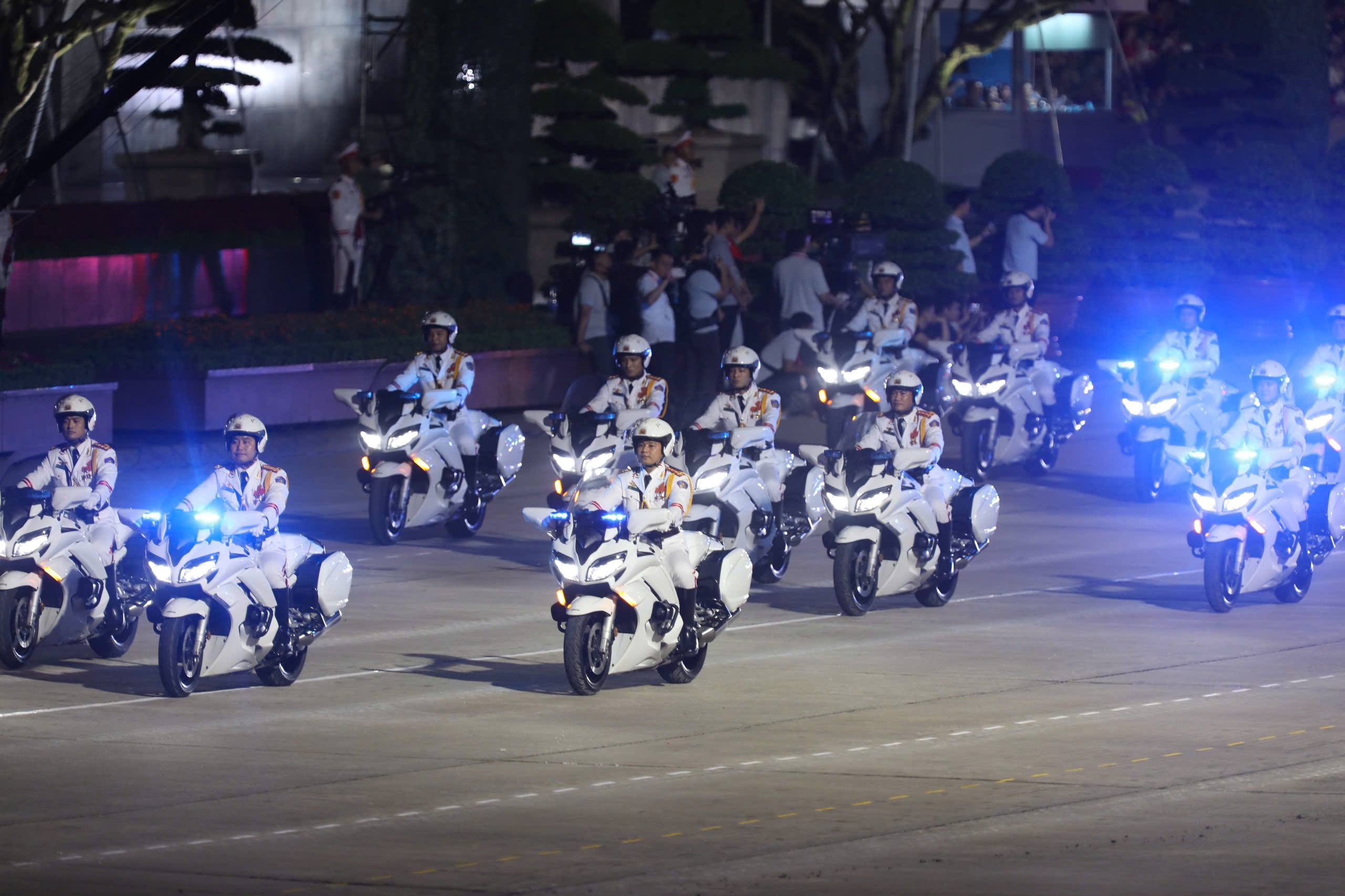 To&agrave;n cảnh xe tăng, kh&iacute; t&agrave;i, lực lượng h&ugrave;ng hậu diễu h&agrave;nh qua Quảng trường Ba Đ&igrave;nh- Ảnh 22.