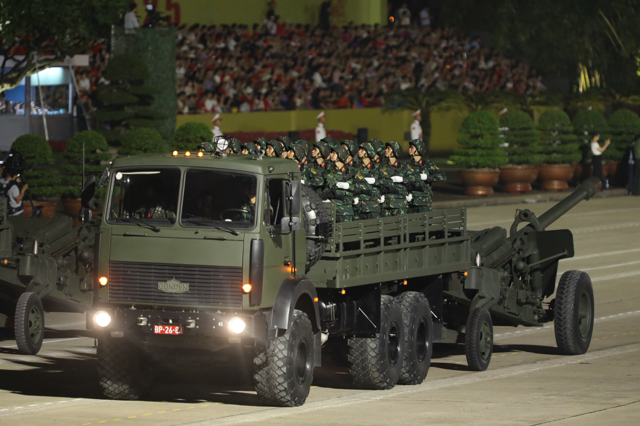 To&agrave;n cảnh xe tăng, kh&iacute; t&agrave;i, lực lượng h&ugrave;ng hậu diễu h&agrave;nh qua Quảng trường Ba Đ&igrave;nh- Ảnh 21.