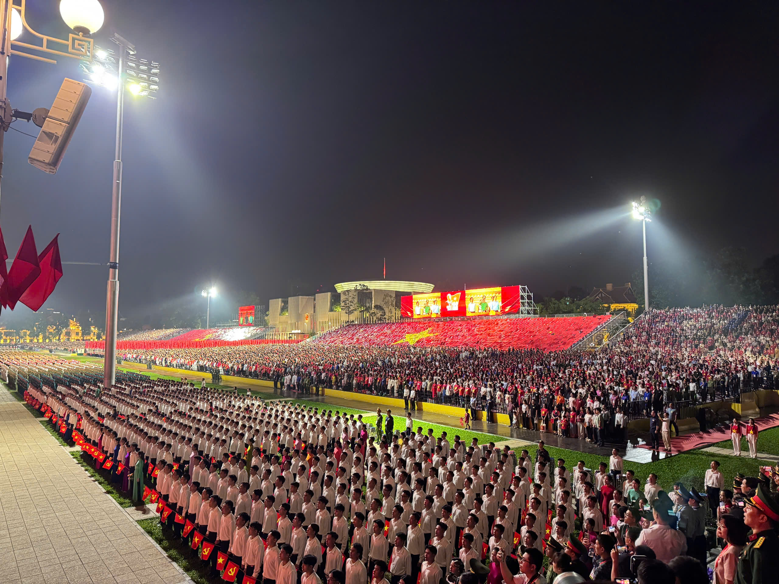 To&agrave;n cảnh xe tăng, kh&iacute; t&agrave;i, lực lượng h&ugrave;ng hậu diễu h&agrave;nh qua Quảng trường Ba Đ&igrave;nh- Ảnh 27.