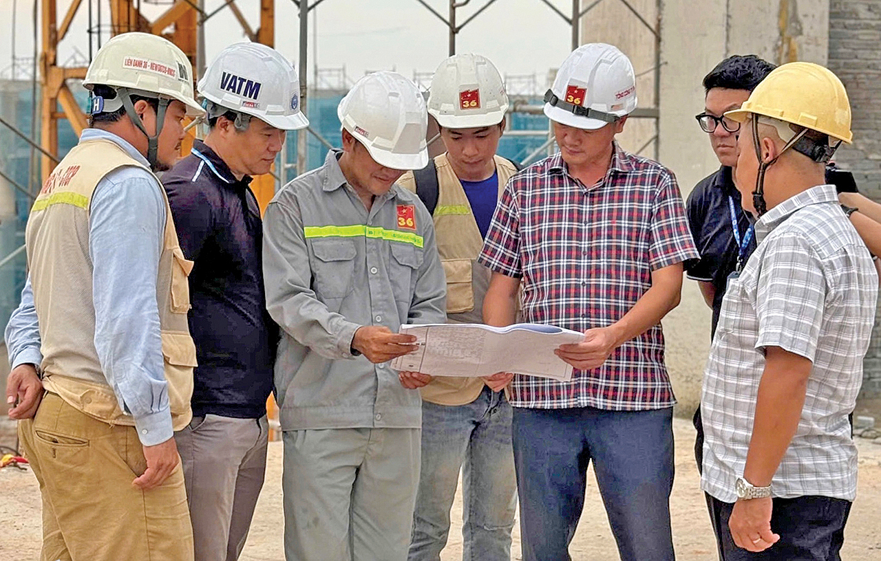 Đua nước r&uacute;t tr&ecirc;n đại c&ocirc;ng trường s&acirc;n bay Long Th&agrave;nh- Ảnh 2.