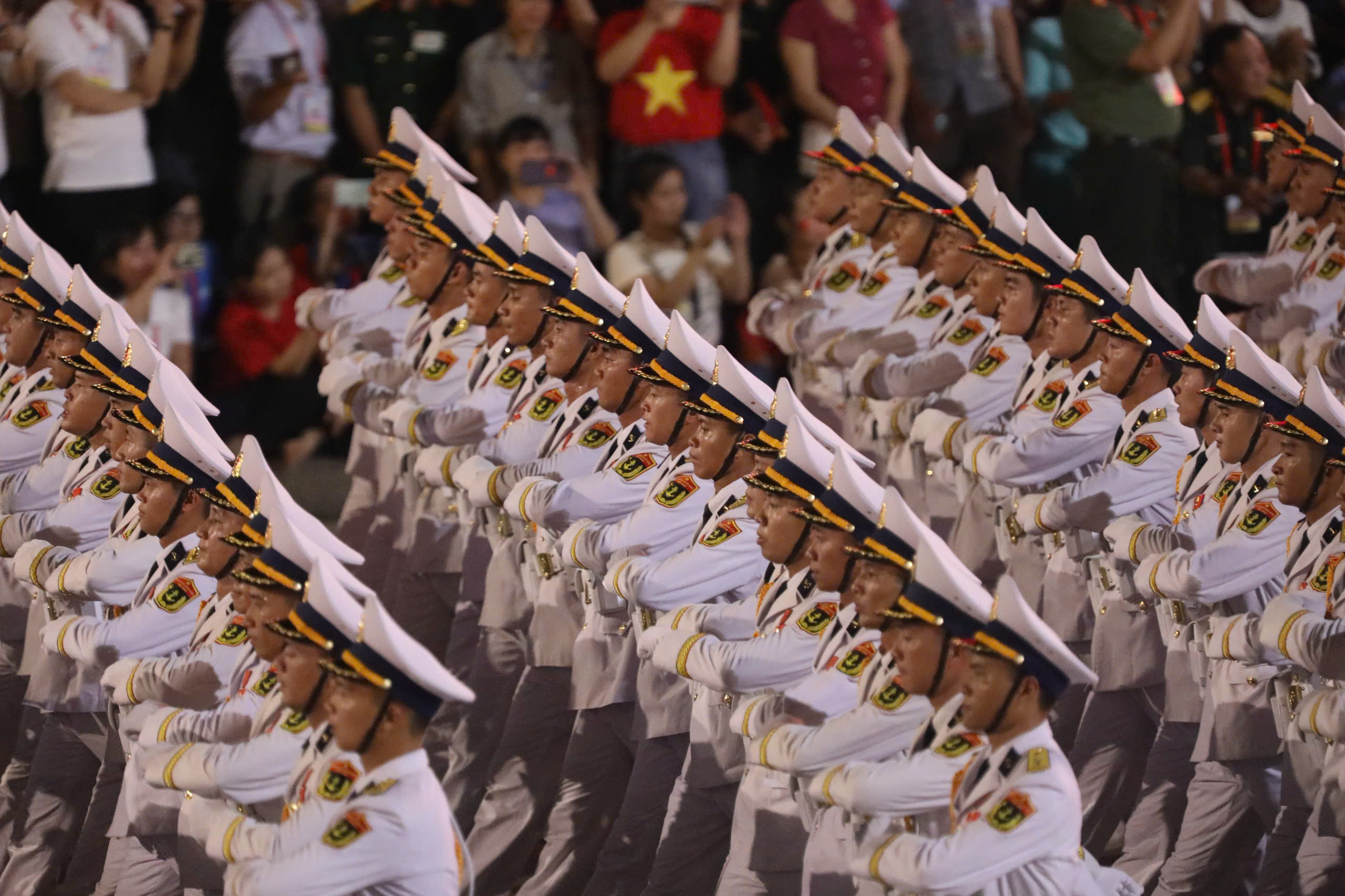 To&agrave;n cảnh xe tăng, kh&iacute; t&agrave;i, lực lượng h&ugrave;ng hậu diễu h&agrave;nh qua Quảng trường Ba Đ&igrave;nh- Ảnh 13.