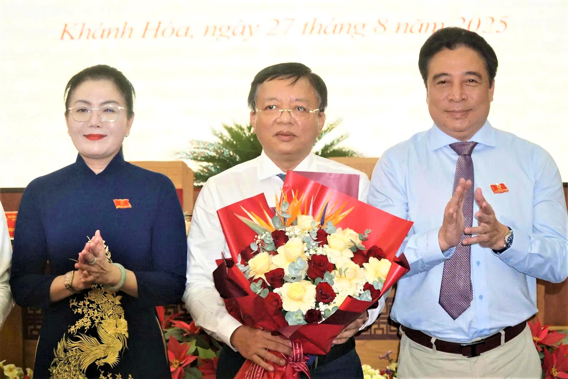 Kh&aacute;nh H&ograve;a c&oacute; t&acirc;n ph&oacute; chủ tịch UBND tỉnh- Ảnh 1.