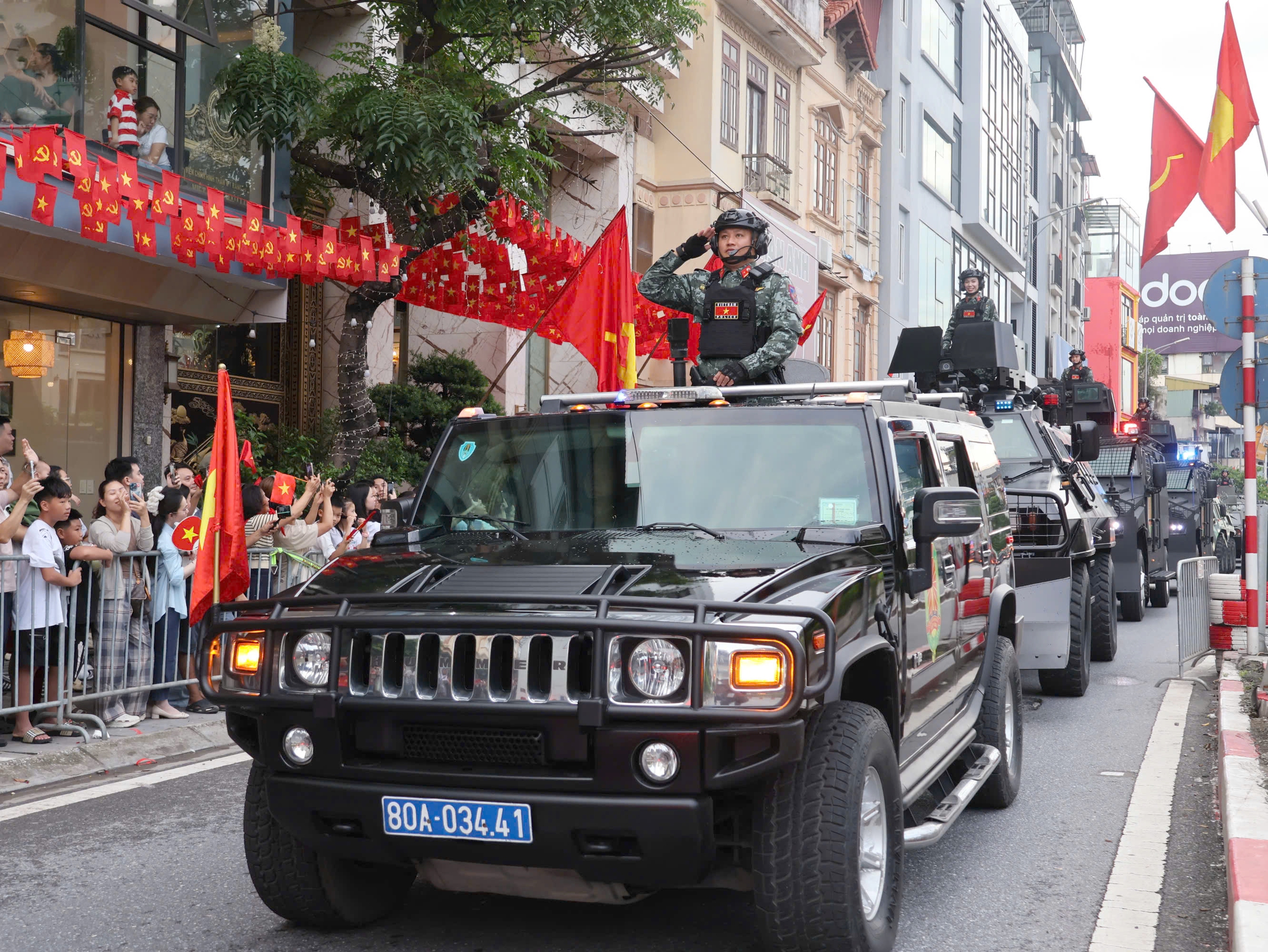 Ngắm d&agrave;n xe đặc chủng của lực lượng c&ocirc;ng an tham dự sơ duyệt diễu binh, diễu h&agrave;nh- Ảnh 2.