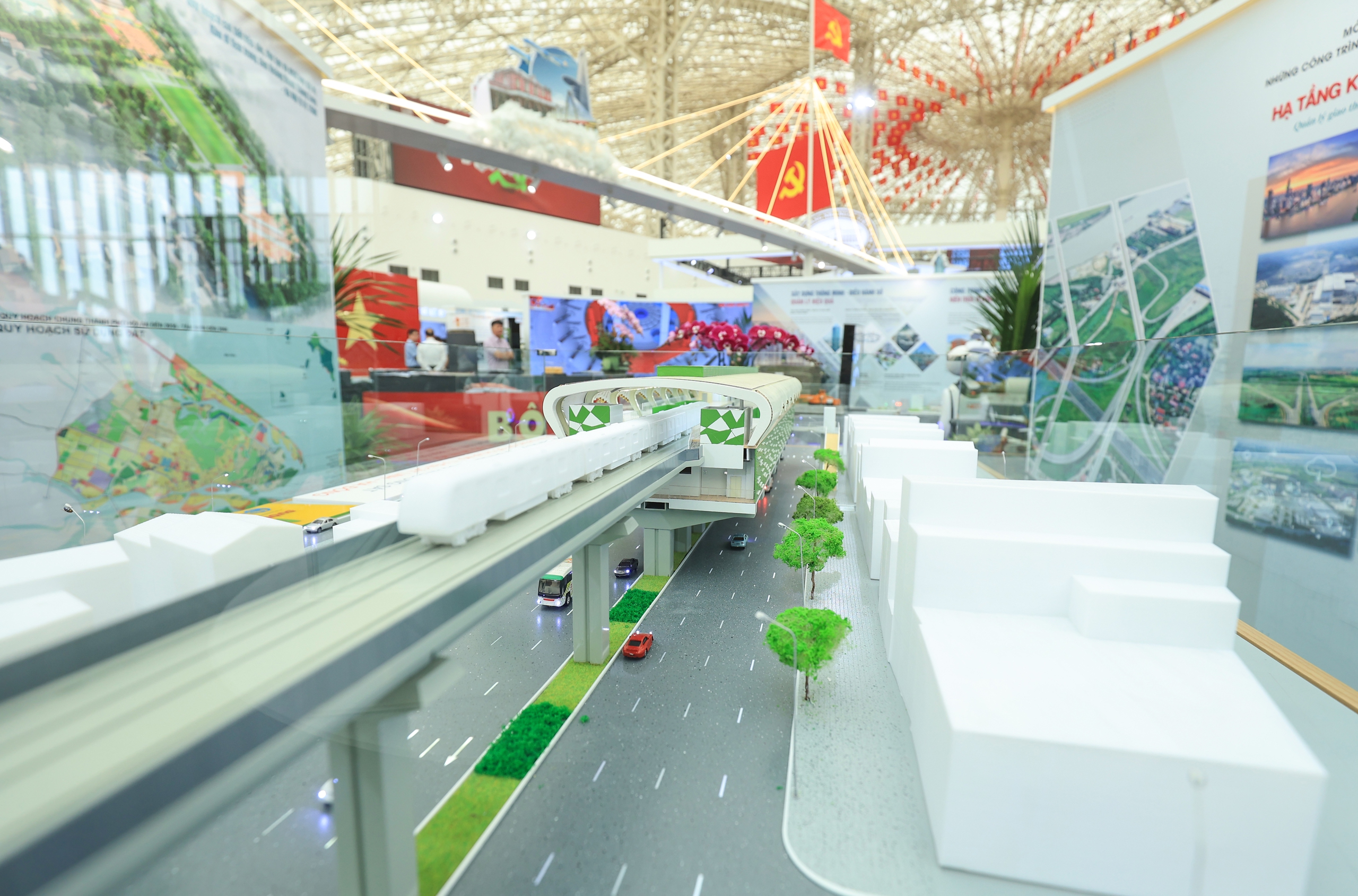 Bộ trưởng Trần Hồng Minh thăm không gian trưng bày thành tựu 80 năm Bộ Xây dựng- Ảnh 14. Bộ trưởng Trần Hồng Minh thăm không gian trưng bày thành tựu 80 năm Bộ Xây dựng- Ảnh 14.