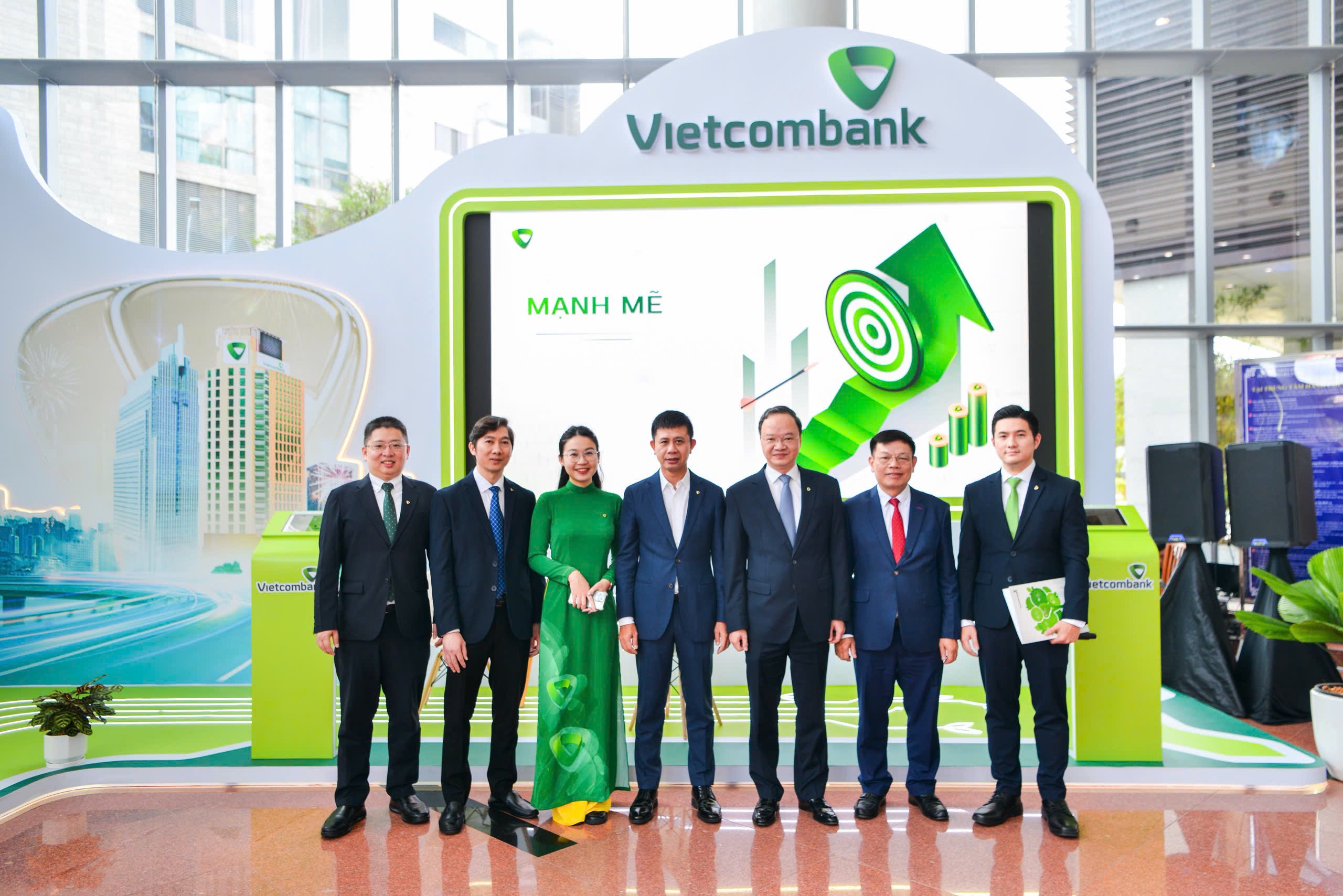 Vietcombank v&agrave; Đ&agrave; Nẵng hợp t&aacute;c ph&aacute;t triển dịch vụ tại Trung t&acirc;m T&agrave;i ch&iacute;nh Quốc tế Việt Nam- Ảnh 6.