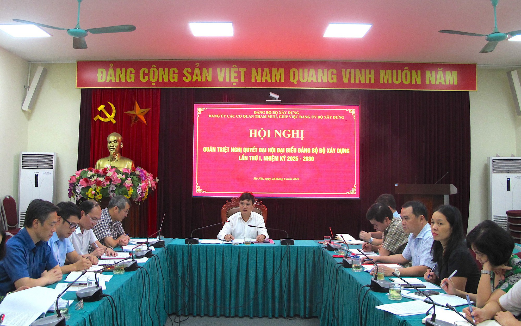 Đảng ủy cơ quan thuộc Bộ X&acirc;y dựng qu&aacute;n triệt 3 đột ph&aacute; trong triển khai nghị quyết