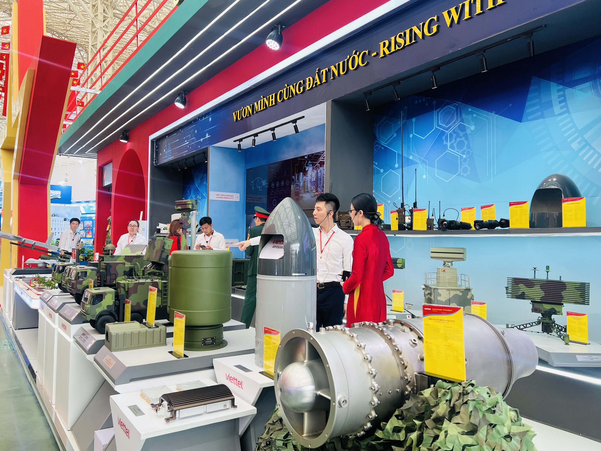 Tận mắt chi&ecirc;m ngưỡng d&agrave;n vũ kh&iacute;, kh&iacute; t&agrave;i hiện đại tại Triển l&atilde;m Th&agrave;nh tựu đất nước 80 năm- Ảnh 2.