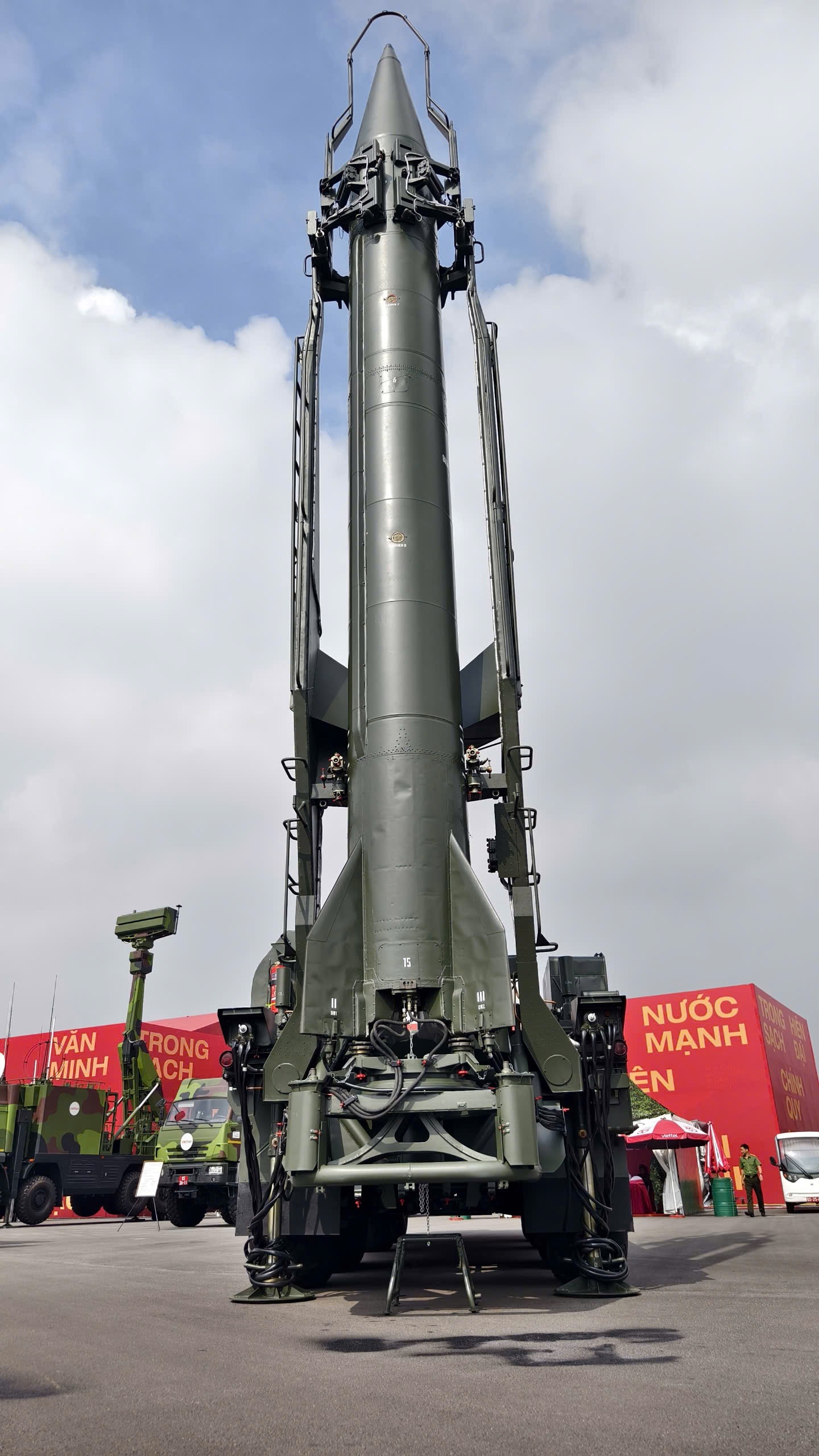 Tận mắt chi&ecirc;m ngưỡng d&agrave;n vũ kh&iacute;, kh&iacute; t&agrave;i hiện đại tại Triển l&atilde;m Th&agrave;nh tựu đất nước 80 năm- Ảnh 11.