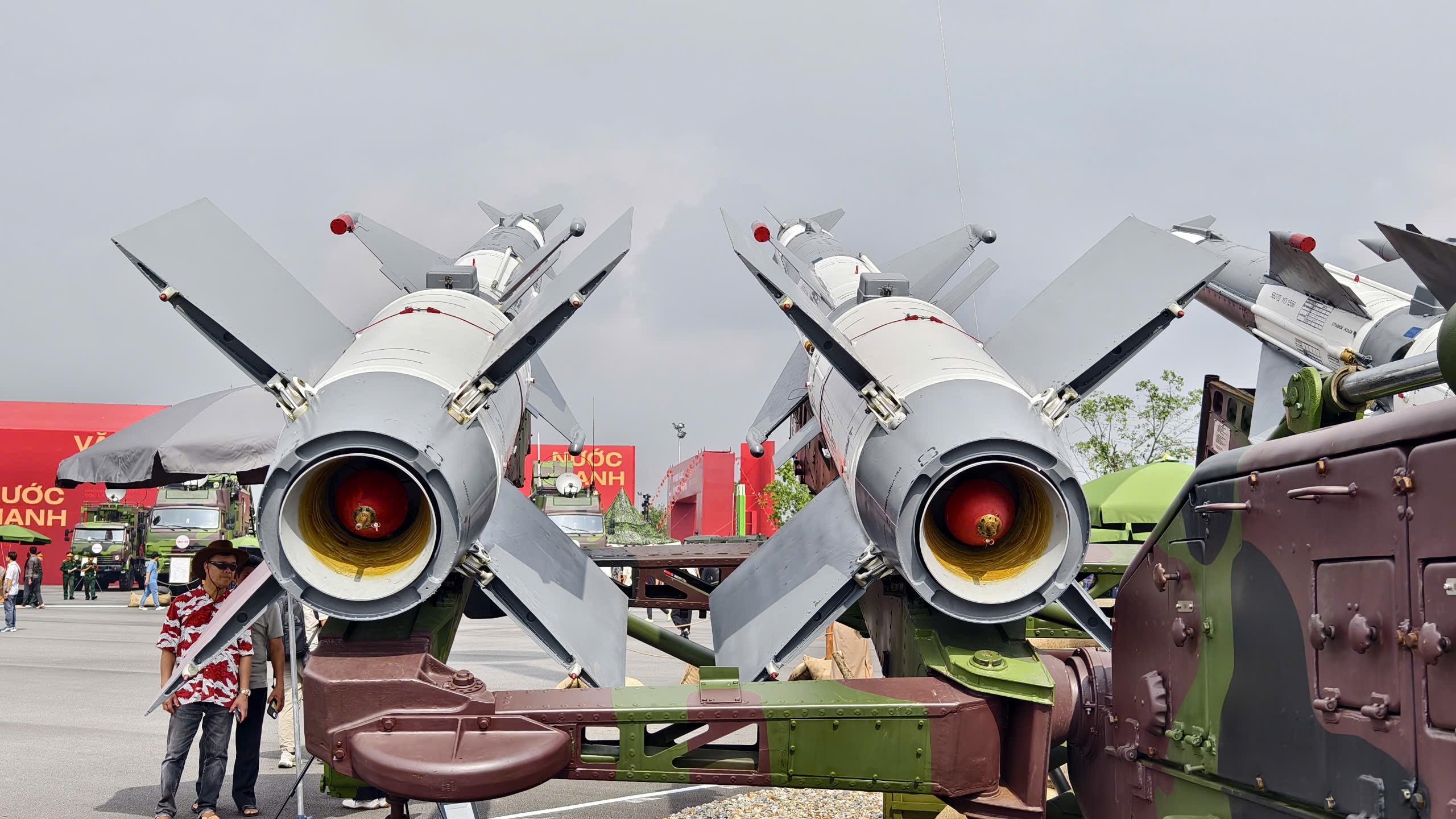 Tận mắt chi&ecirc;m ngưỡng d&agrave;n vũ kh&iacute;, kh&iacute; t&agrave;i hiện đại tại Triển l&atilde;m Th&agrave;nh tựu đất nước 80 năm- Ảnh 13.