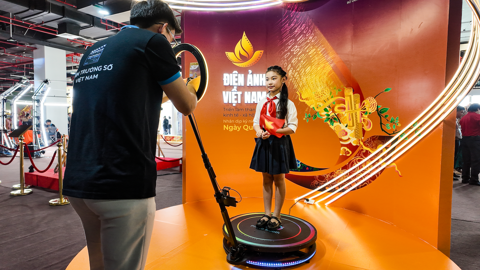 Sức h&uacute;t c&ocirc;ng nghệ số tại Triển l&atilde;m th&agrave;nh tựu đất nước 80 năm- Ảnh 6.