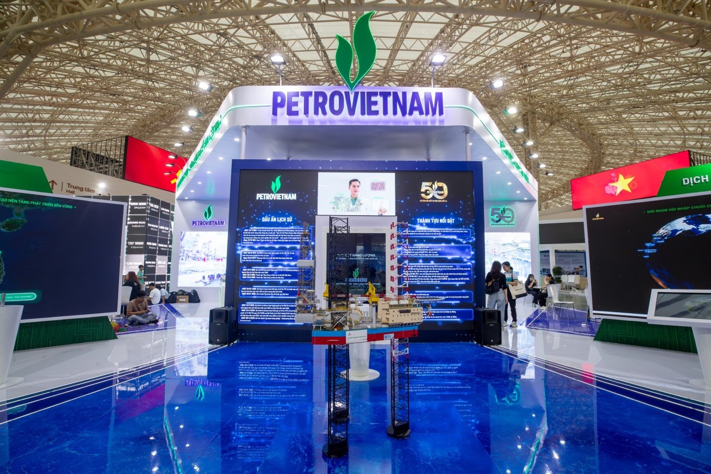 Nửa thế kỷ kiến tạo, Petrovietnam tiếp tục giữ vững vai tr&ograve; đầu t&agrave;u kinh tế- Ảnh 1.