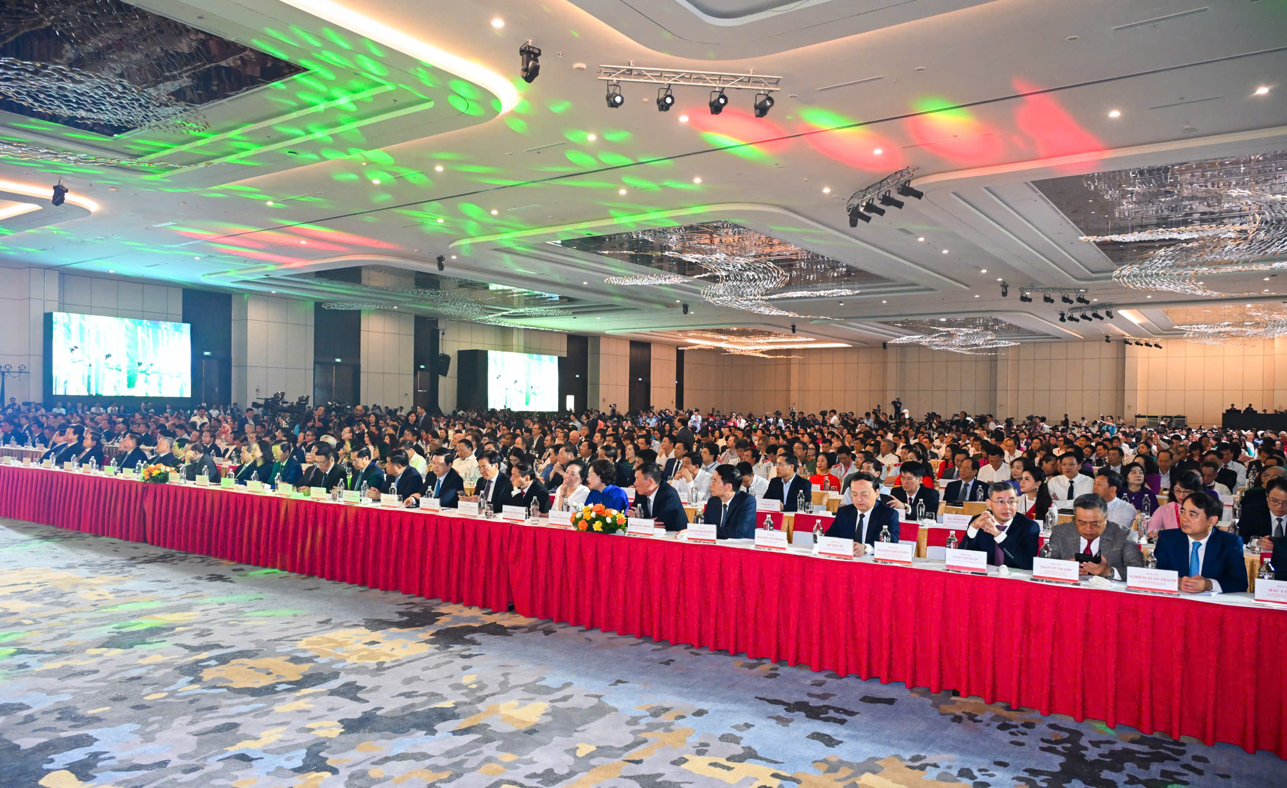 Khai mạc Triển l&atilde;m th&agrave;nh tựu 80 năm, khơi dậy kh&aacute;t vọng ph&aacute;t triển đất nước phồn vinh- Ảnh 4.