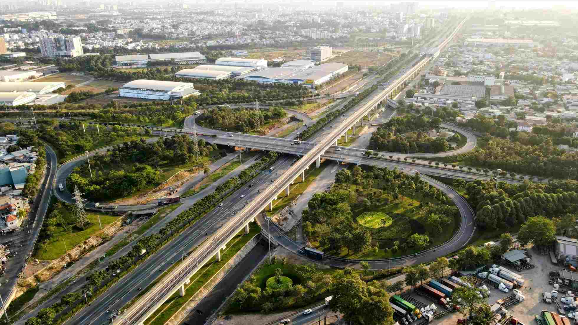 Hội nghị lần thứ 4 Ban Chấp h&agrave;nh Đảng bộ TP.HCM th&ocirc;ng qua nhiều nội dung quan trọng- Ảnh 2.