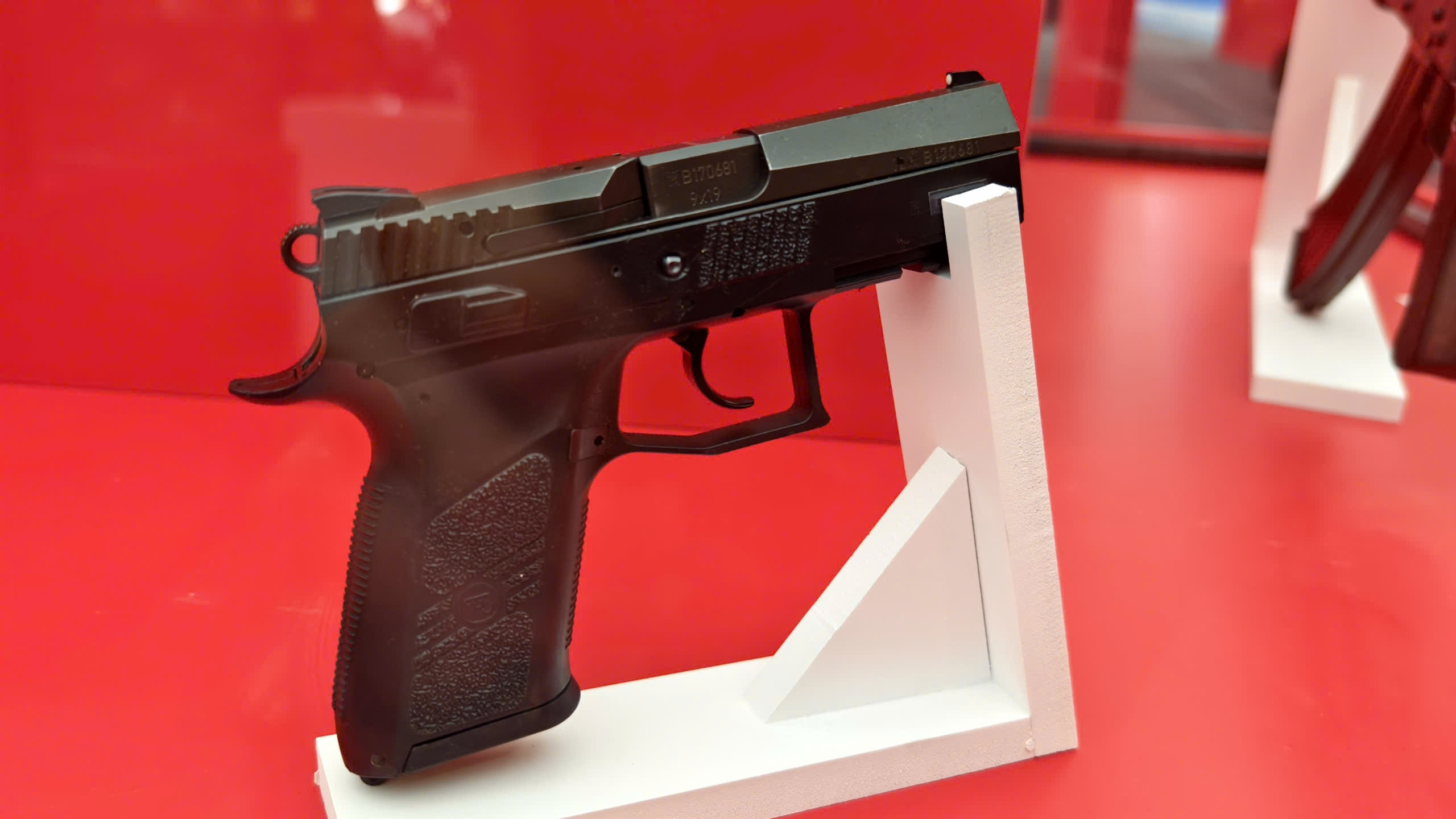 Cận cảnh robot "trinh s&aacute;t" d&ograve; m&igrave;n, s&uacute;ng kh&eacute;p g&oacute;c, kh&iacute; t&agrave;i đặc biệt của lực lượng c&ocirc;ng an- Ảnh 9.