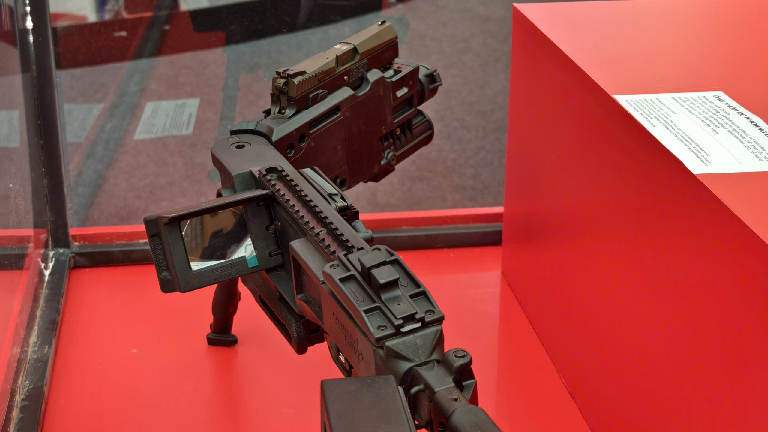 Cận cảnh robot "trinh s&aacute;t" d&ograve; m&igrave;n, s&uacute;ng kh&eacute;p g&oacute;c, kh&iacute; t&agrave;i đặc biệt của lực lượng c&ocirc;ng an- Ảnh 7.