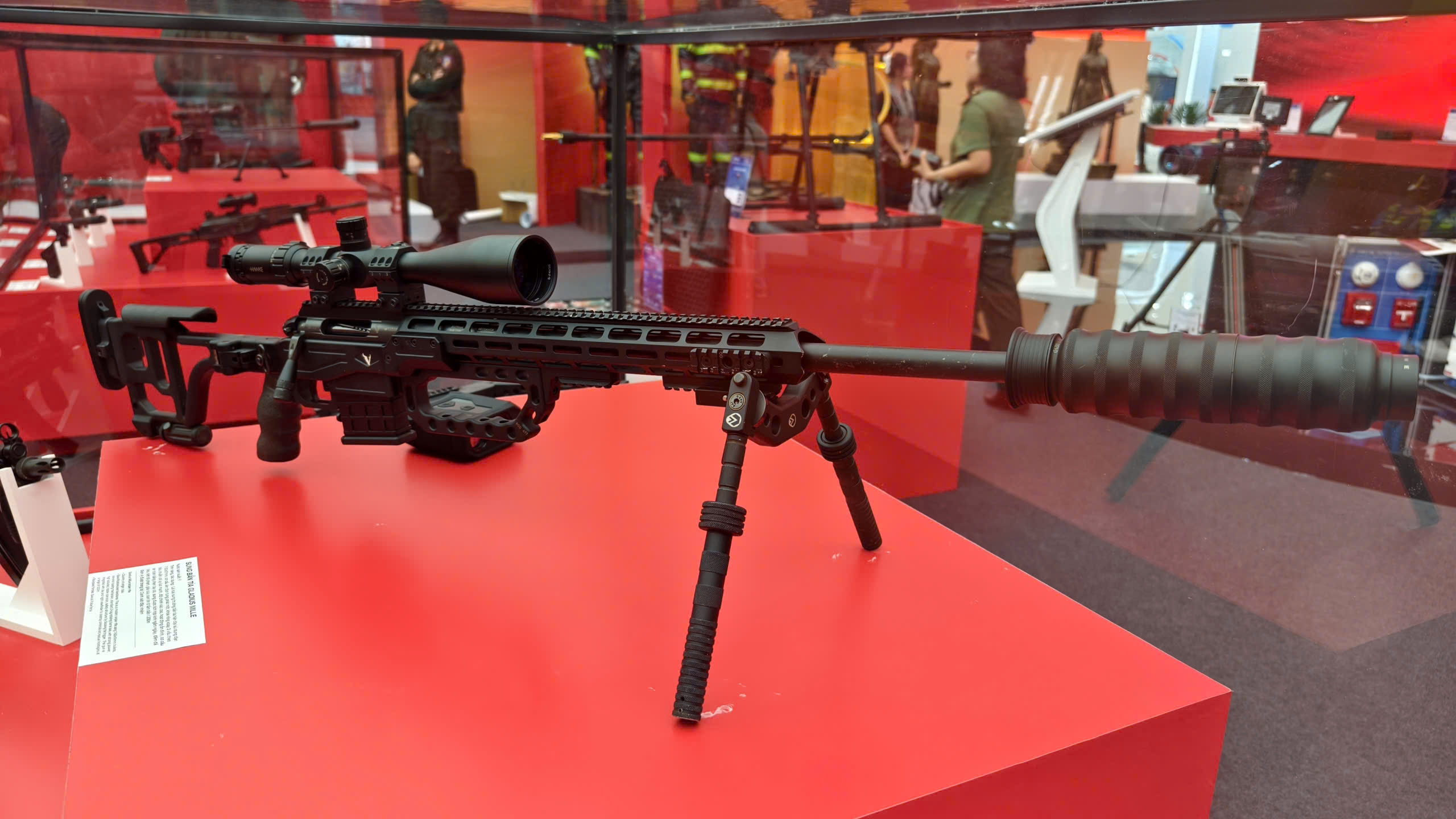 Cận cảnh robot "trinh s&aacute;t" d&ograve; m&igrave;n, s&uacute;ng kh&eacute;p g&oacute;c, kh&iacute; t&agrave;i đặc biệt của lực lượng c&ocirc;ng an- Ảnh 5.