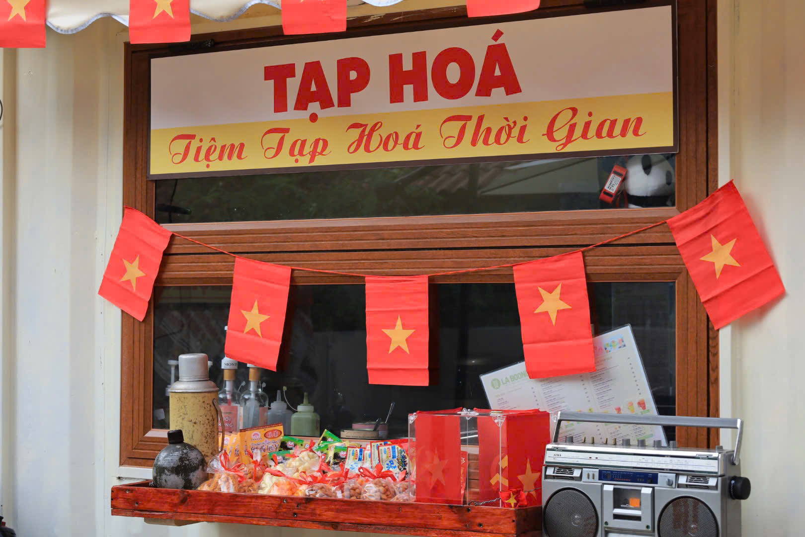 Người d&acirc;n L&agrave;o Cai n&ocirc; nức trang ho&agrave;ng từ phố thị đến v&ugrave;ng n&uacute;i đ&oacute;n Tết Độc lập- Ảnh 6.