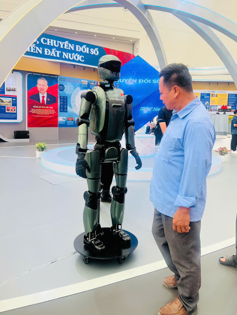 Sức h&uacute;t c&ocirc;ng nghệ số tại Triển l&atilde;m th&agrave;nh tựu đất nước 80 năm- Ảnh 4.