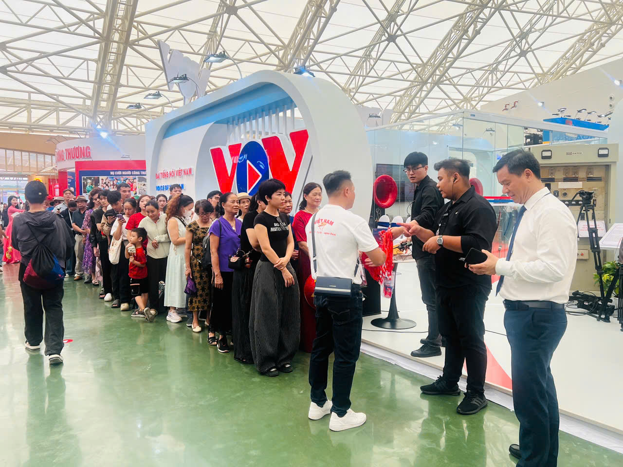 Sức h&uacute;t c&ocirc;ng nghệ số tại Triển l&atilde;m th&agrave;nh tựu đất nước 80 năm- Ảnh 5.