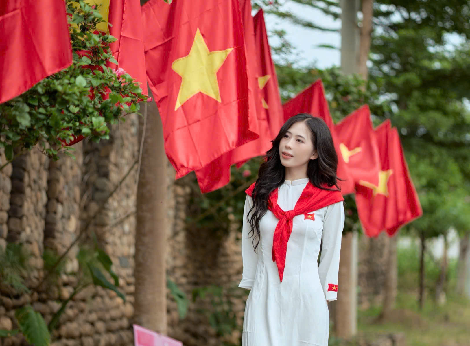 Người d&acirc;n L&agrave;o Cai n&ocirc; nức trang ho&agrave;ng từ phố thị đến v&ugrave;ng n&uacute;i đ&oacute;n Tết Độc lập- Ảnh 7.