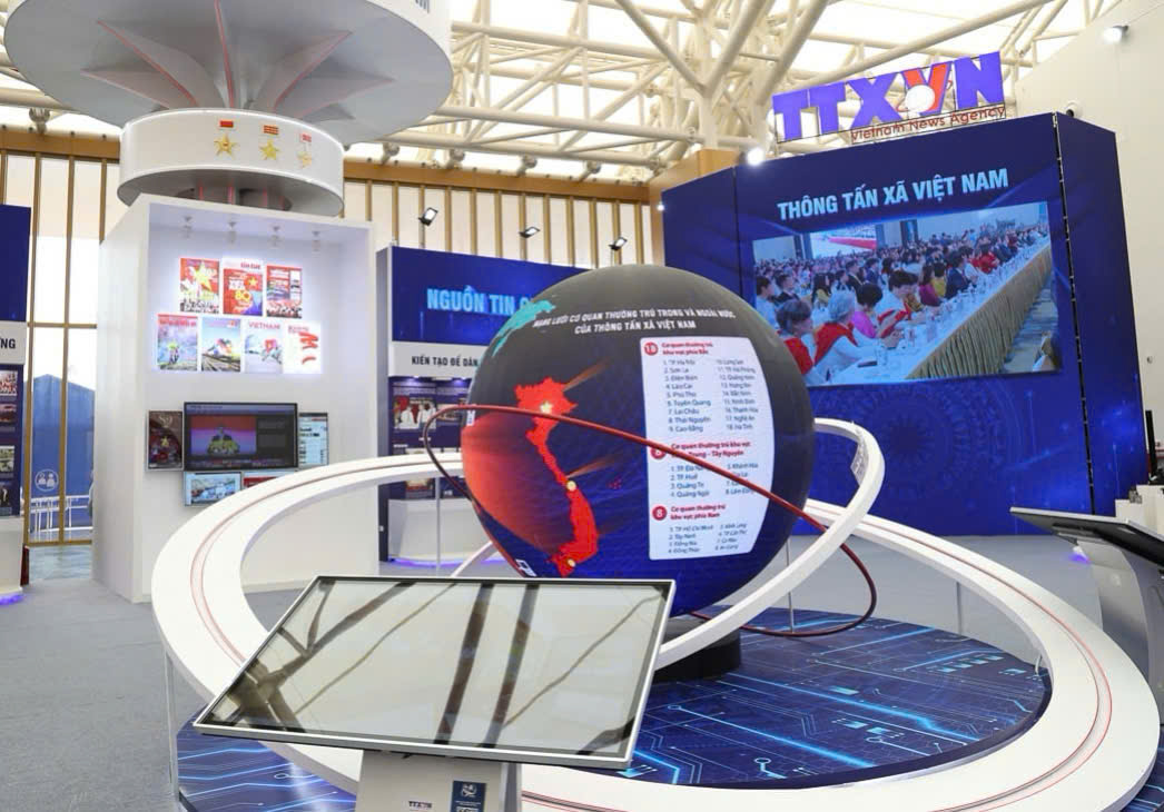 Sức h&uacute;t c&ocirc;ng nghệ số tại Triển l&atilde;m th&agrave;nh tựu đất nước 80 năm- Ảnh 7.