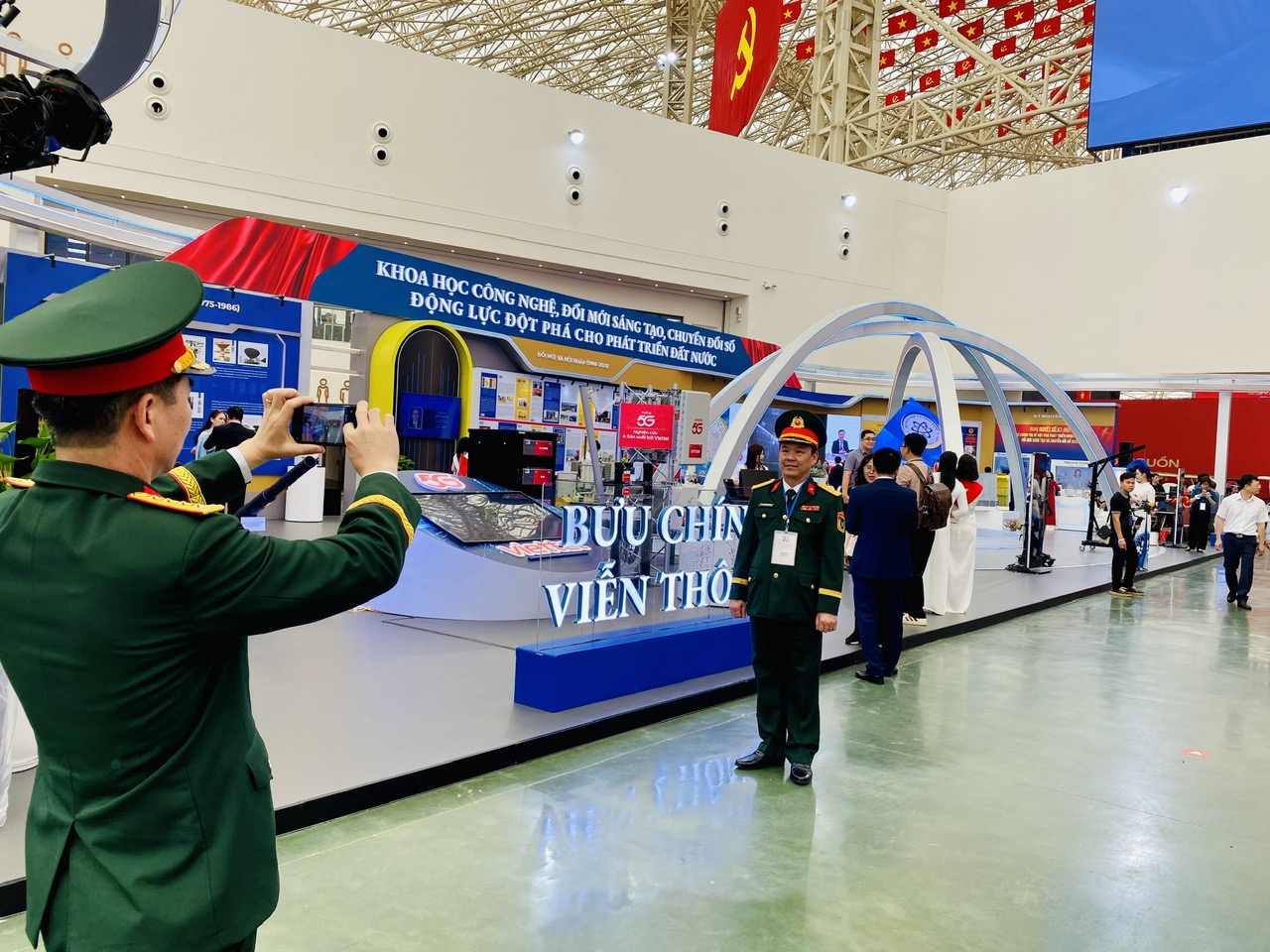 Sức h&uacute;t c&ocirc;ng nghệ số tại Triển l&atilde;m th&agrave;nh tựu đất nước 80 năm- Ảnh 17.