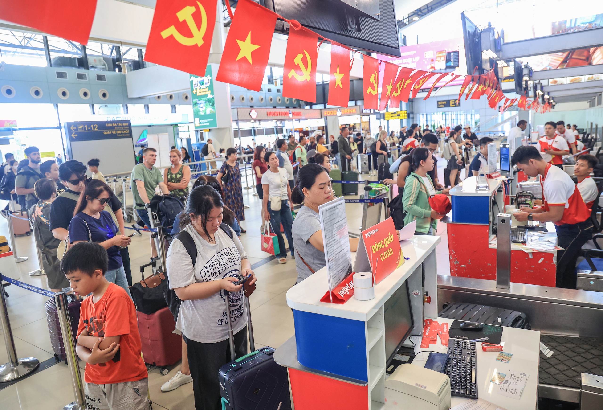 S&acirc;n bay Nội B&agrave;i dự kiến đ&oacute;n gần 110.000 kh&aacute;ch dịp 2/9- Ảnh 5.