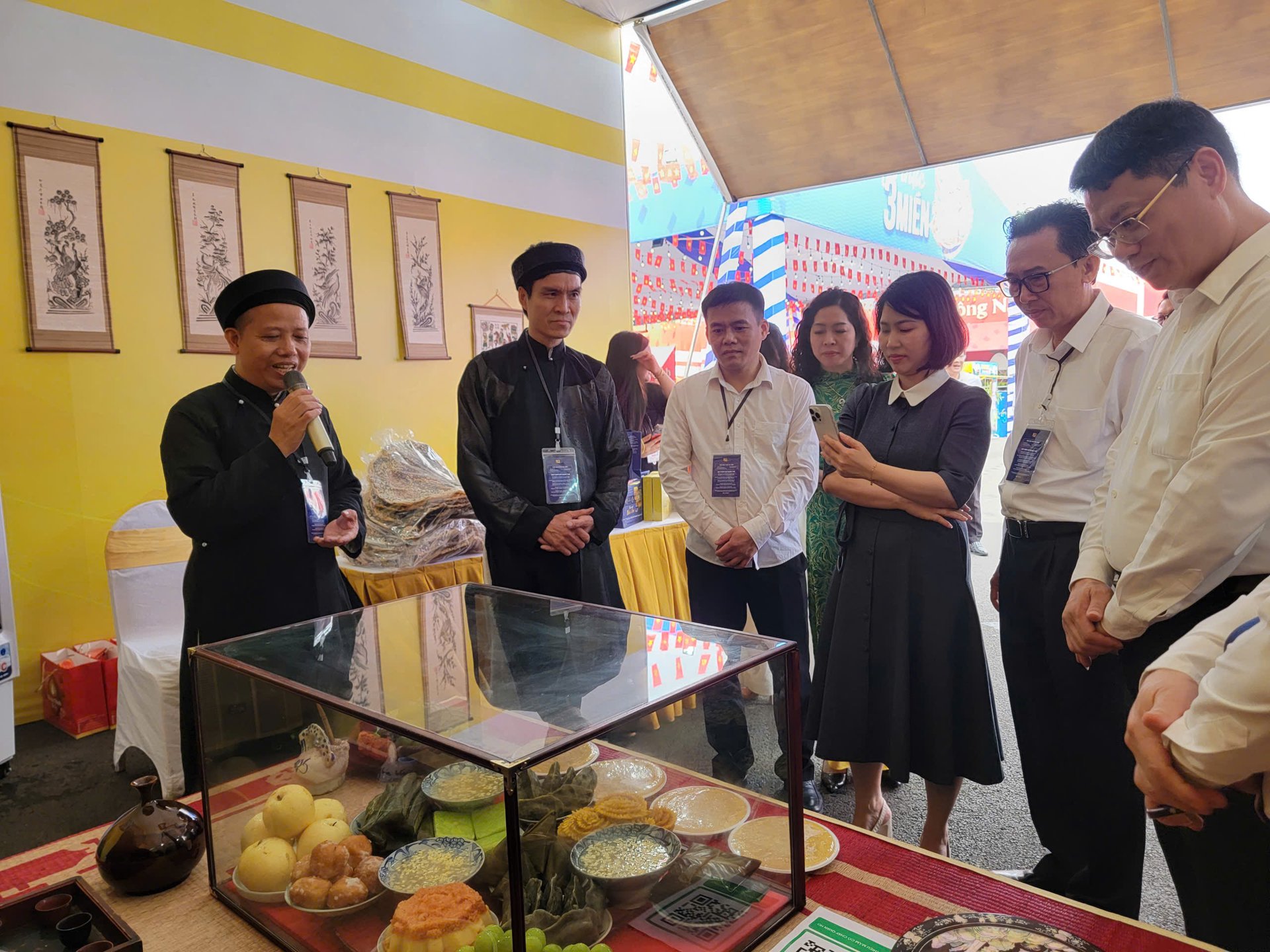 Bắc Ninh đưa đón miễn phí người dân tới Hà Nội tham quan Triển lãm thành tựu đất nước- Ảnh 2. Bắc Ninh đưa đón miễn phí người dân tới Hà Nội tham quan Triển lãm thành tựu đất nước- Ảnh 2.