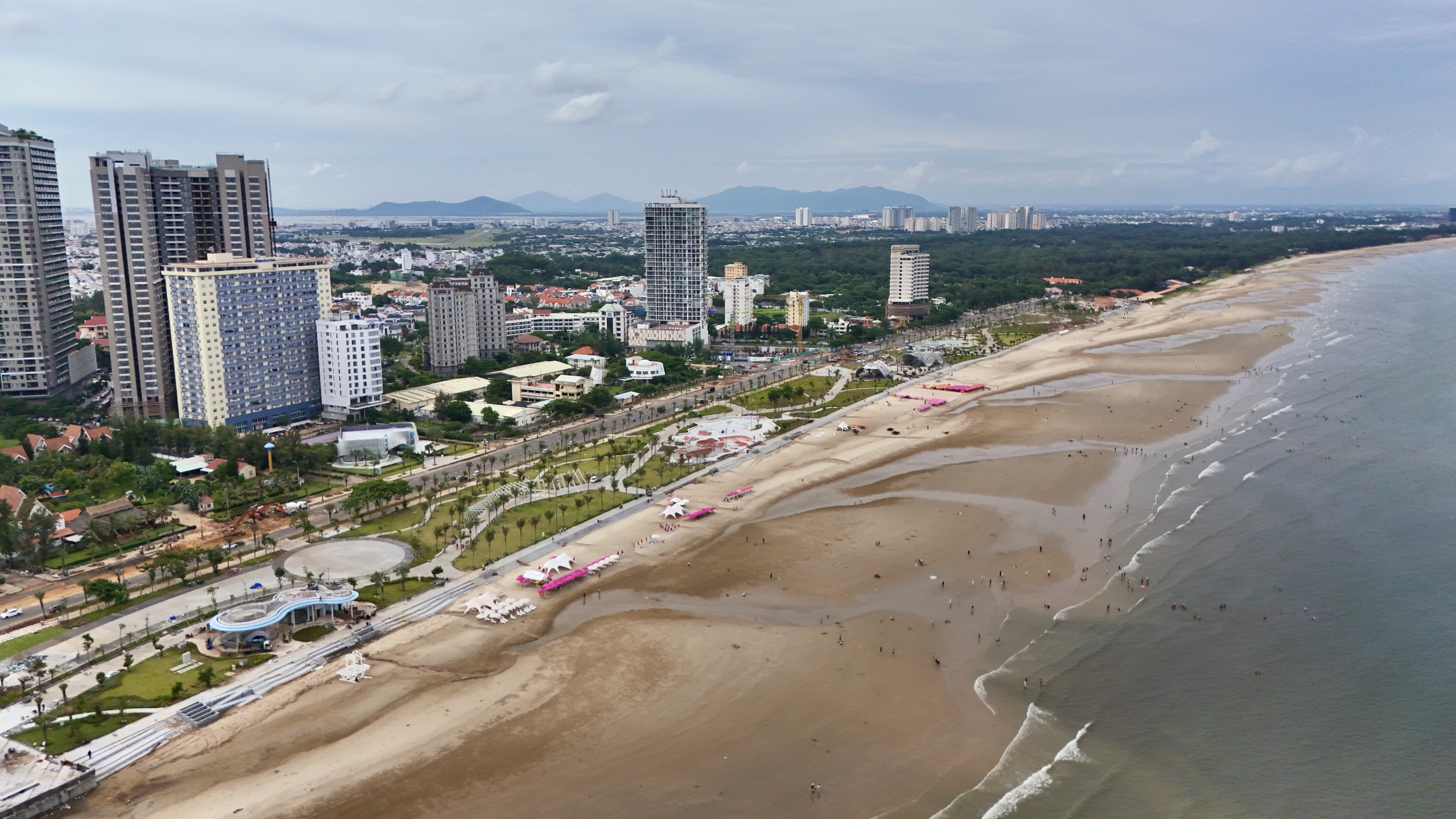 Bãi Sau TP.HCM đã khoác áo mới rực rỡ trước giờ G, sẵn sàng phục vụ khách vui lễ 2/9- Ảnh 20. Bãi Sau TP.HCM đã khoác áo mới rực rỡ trước giờ G, sẵn sàng phục vụ khách vui lễ 2/9- Ảnh 20.