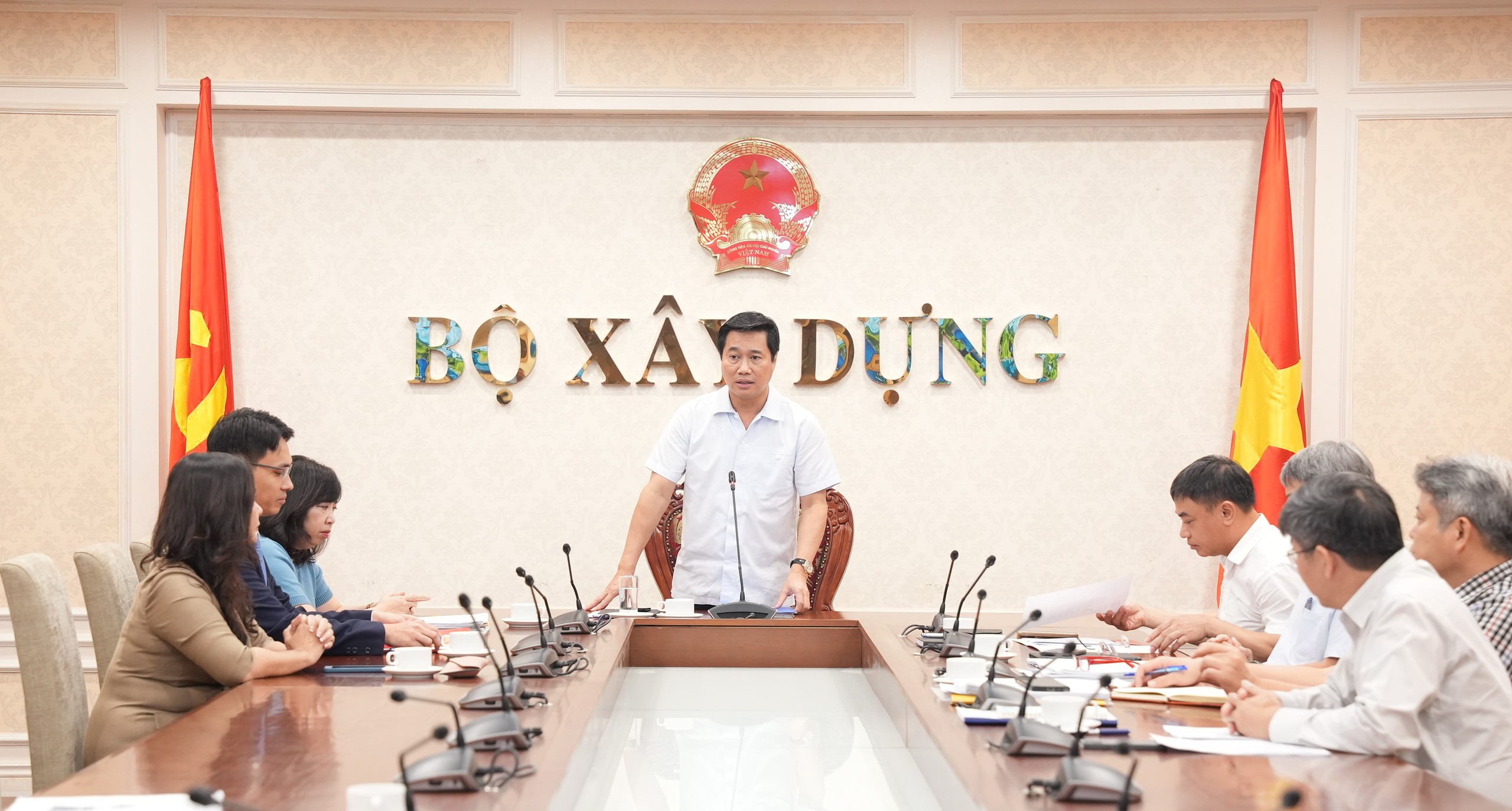 Thứ trưởng Bộ X&acirc;y dựng Nguyễn Tường Văn ph&aacute;t biểu chỉ đạo tại buổi lễ.